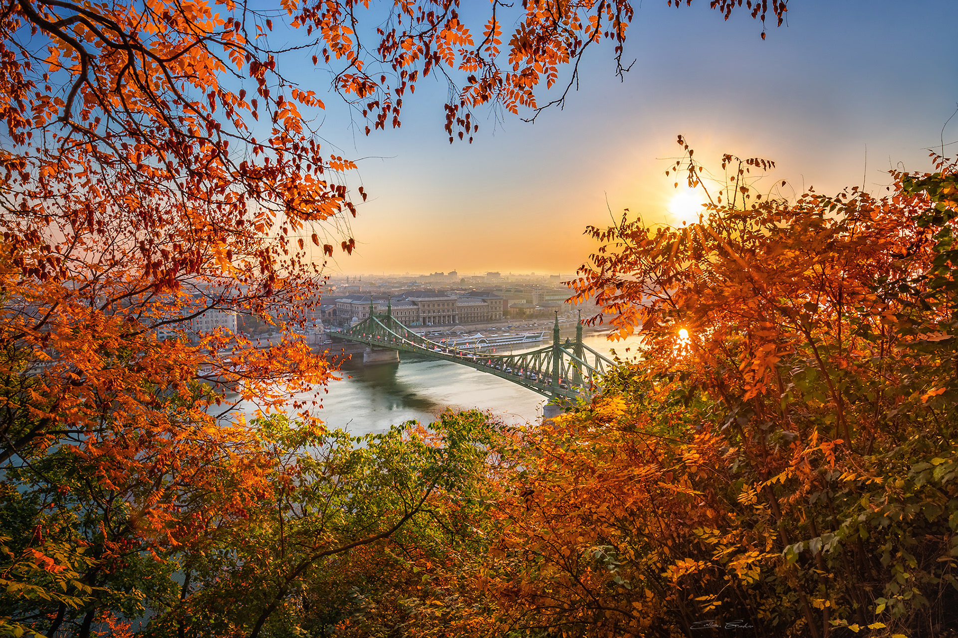 Autumn colours with Liberty Bridge