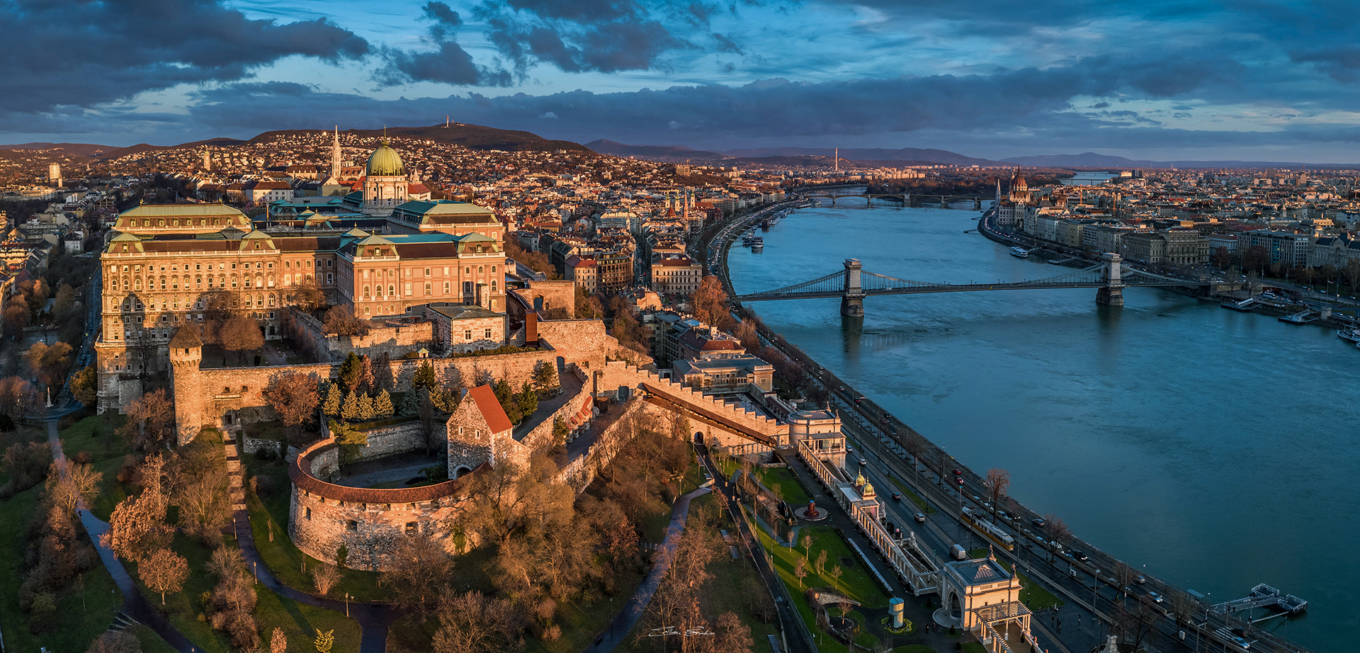 Buda Castle with Széchenyi Chain Bridge at sunrise