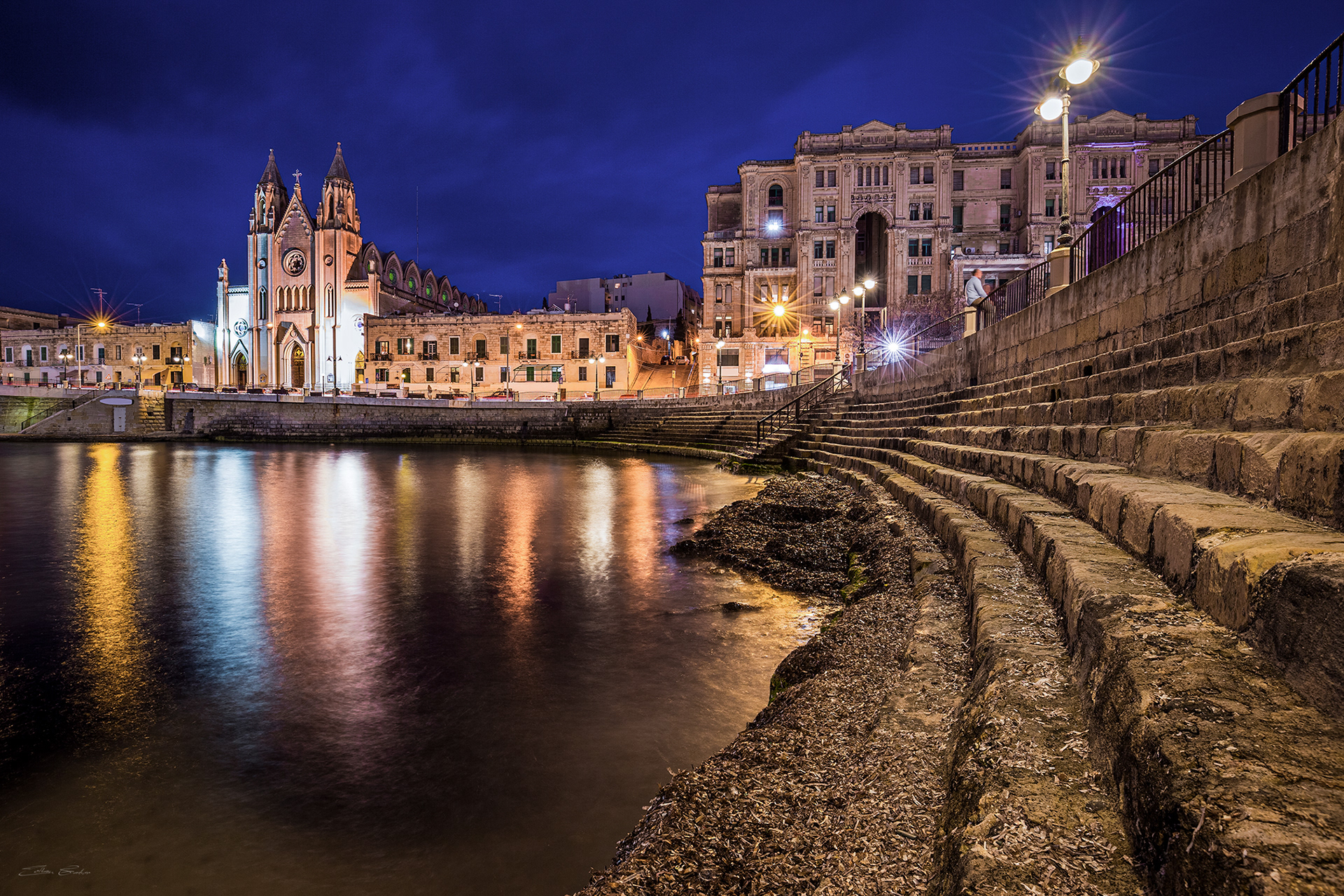 Ballutta Bay by night