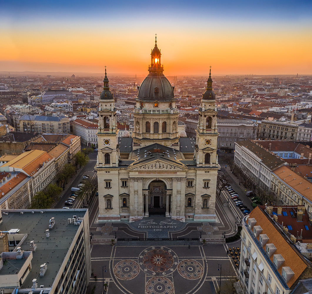 Sunrise at St.Stephen's Basilica