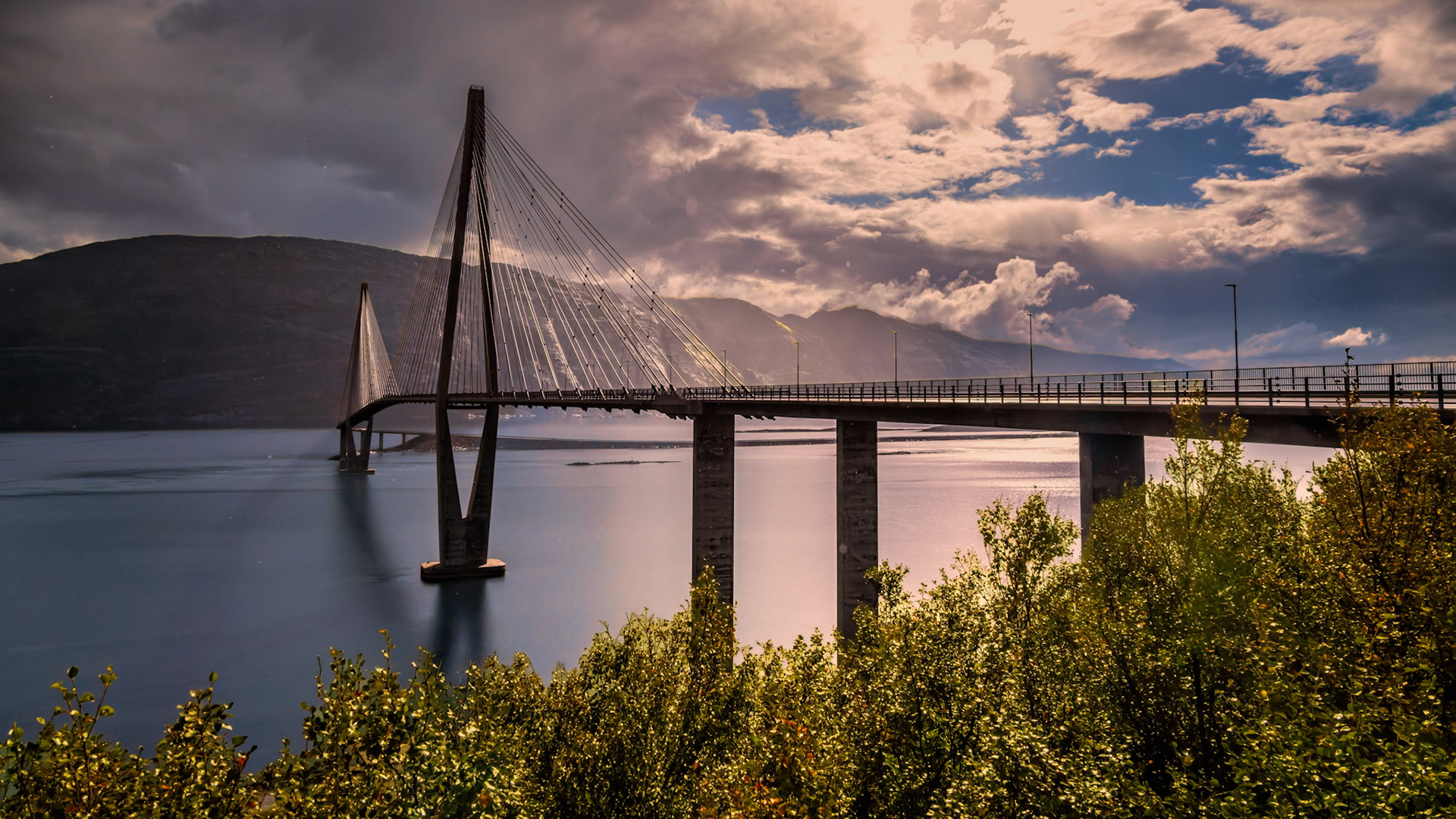 Helgelandsbrücke
