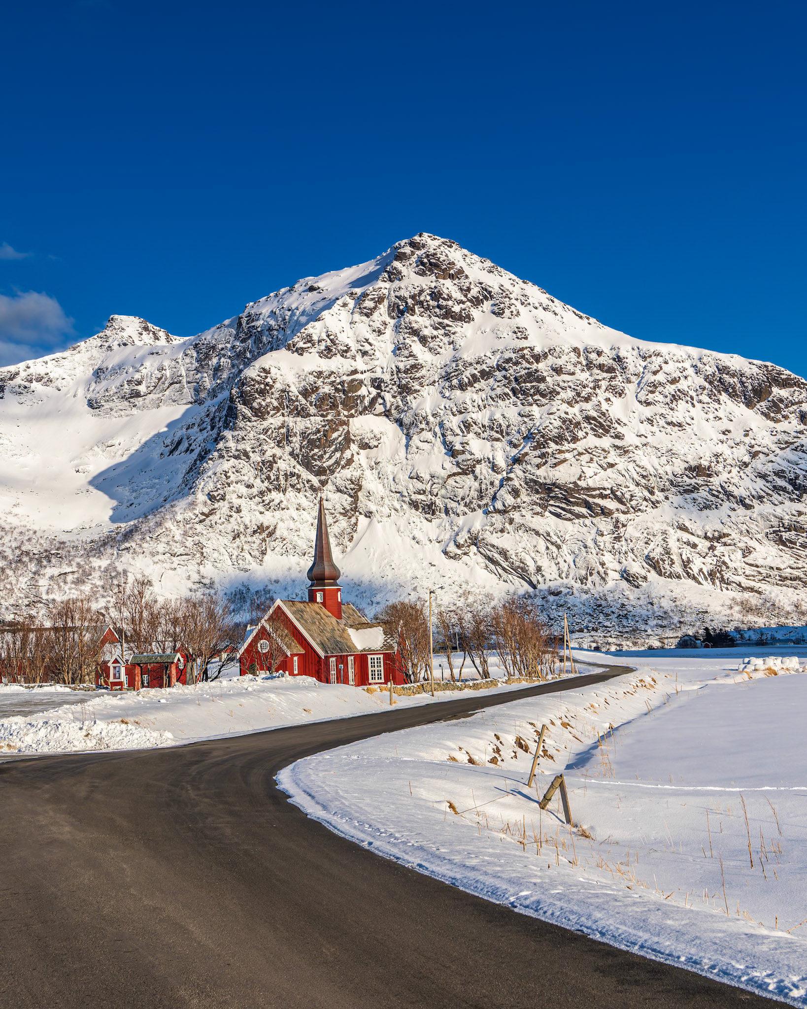 Flakstad Kirche