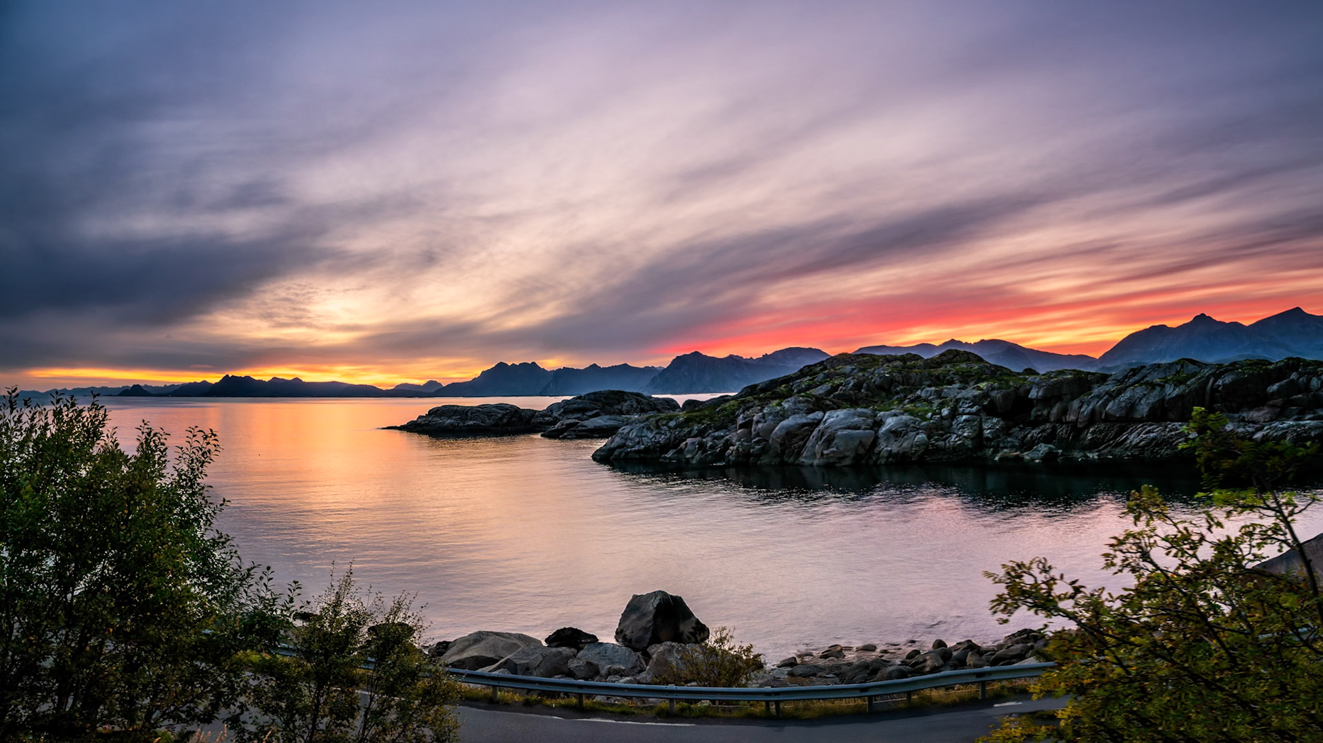 Auf der 816 bei Henningsvæer
