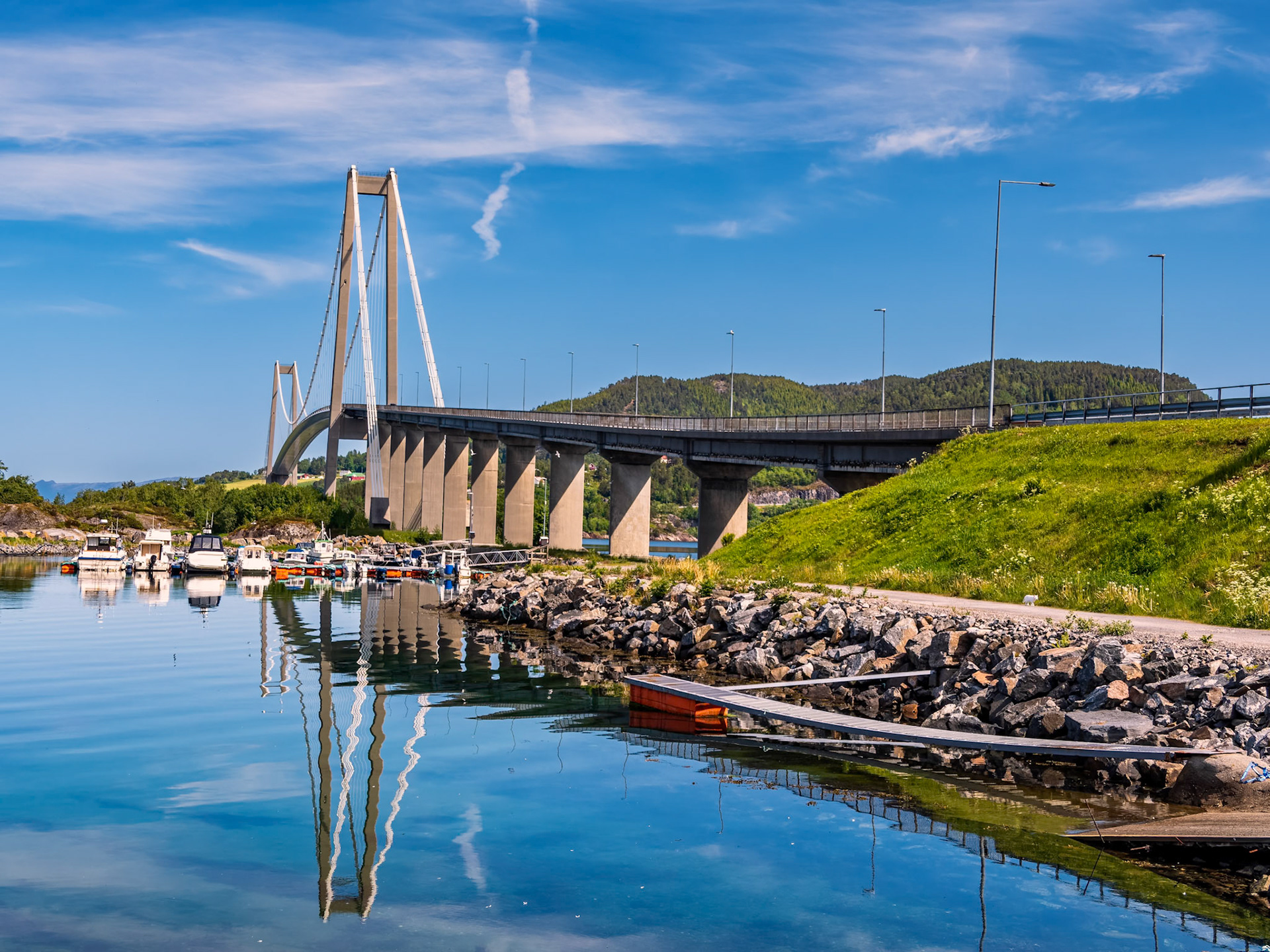 Gjemnessundbrua