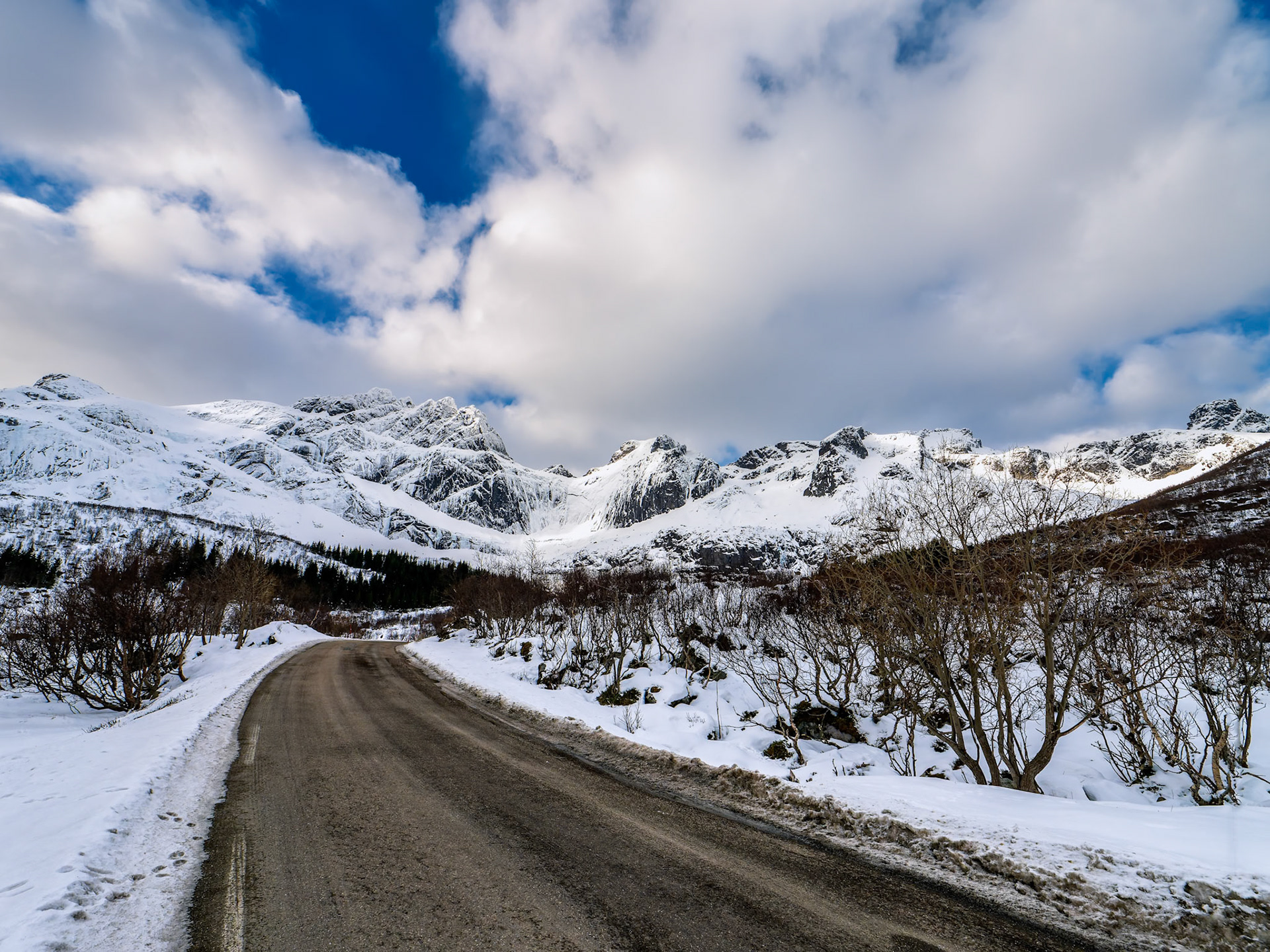 Straße nach Nusfjord