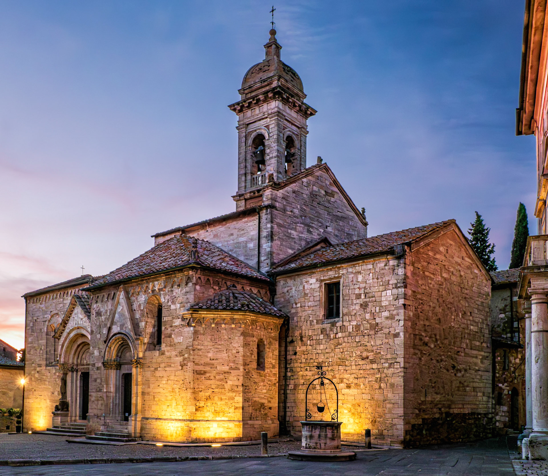 Kollegiatskirche San Quirico d'Orcia
