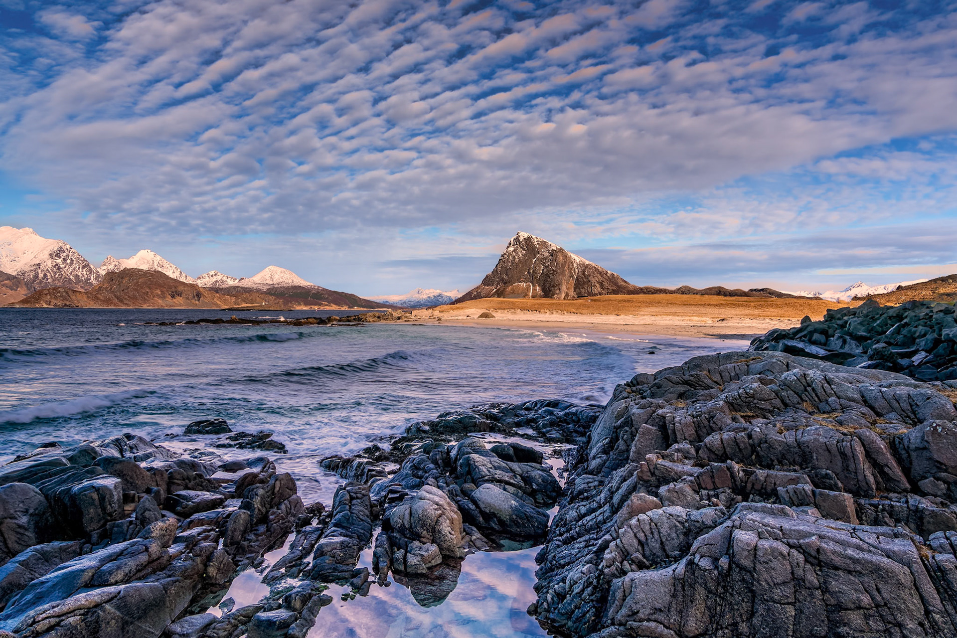 Storsandnes Beach