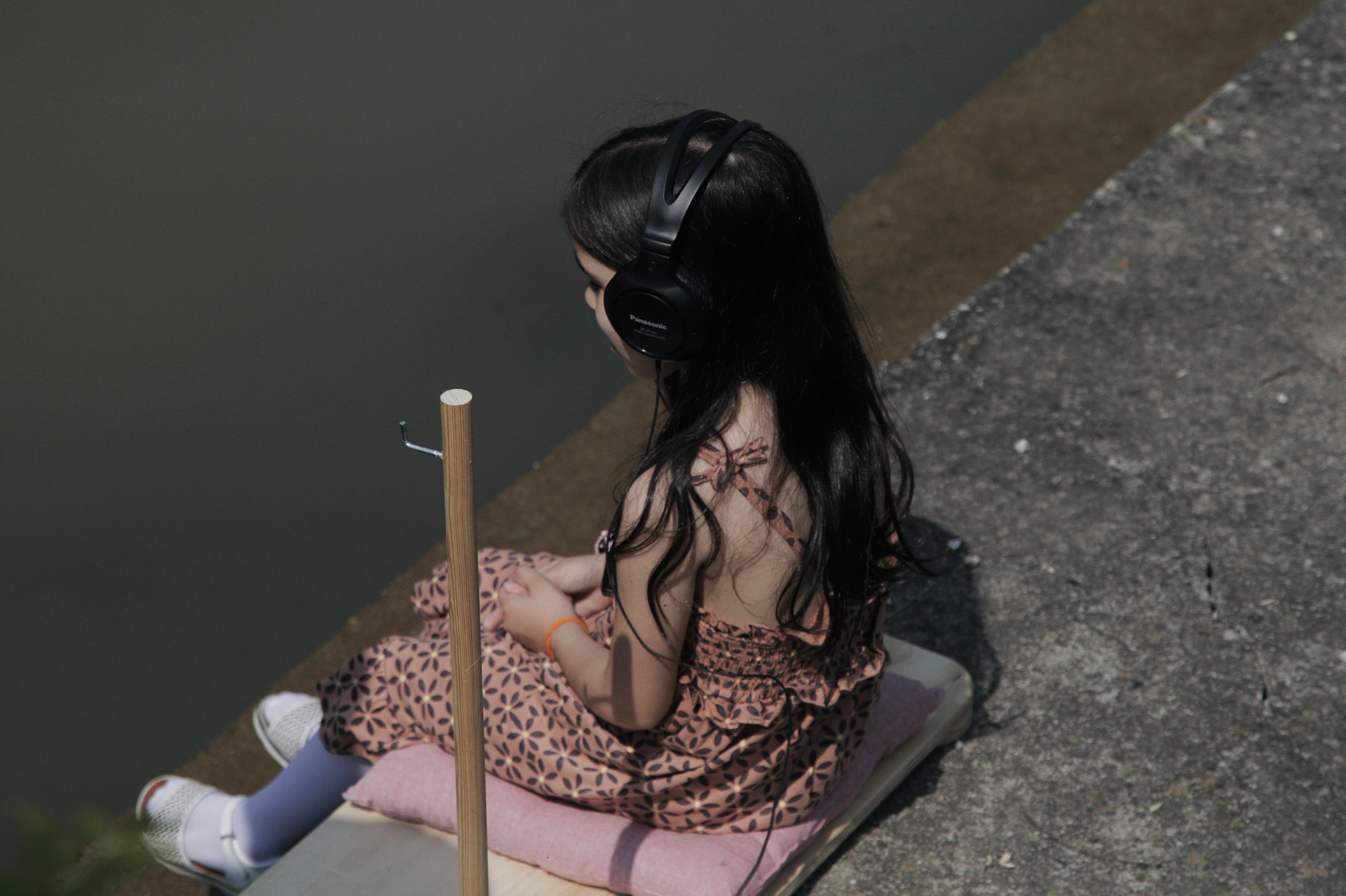 Sonic Narratives. listening. Photo: Andreea Săsăran