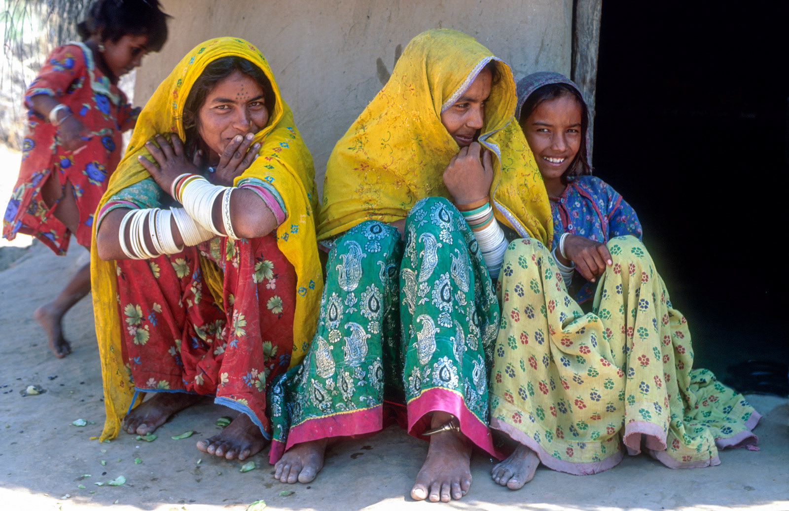 Sisters in poor rural village. Thar Parkar. Pakistan