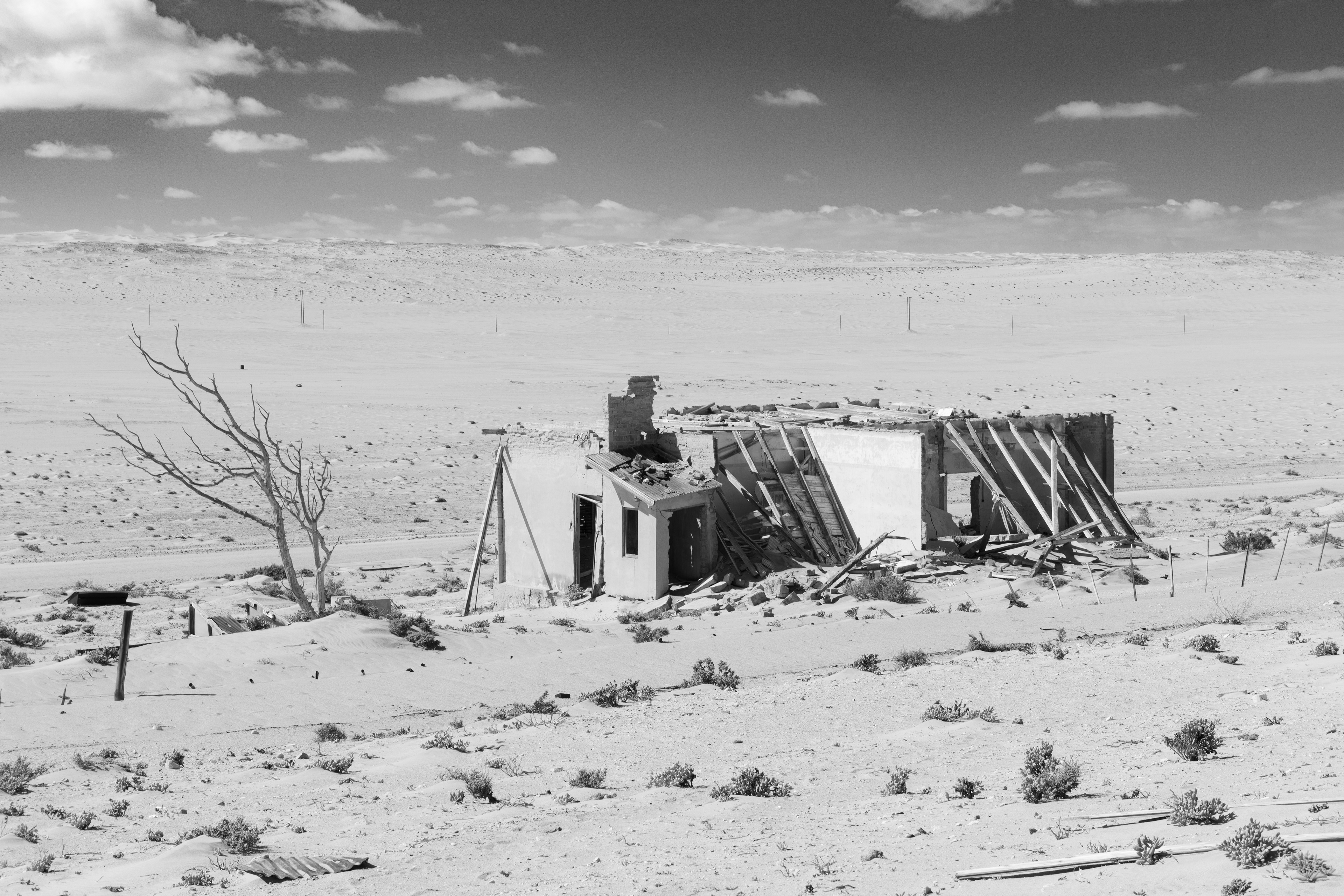 Kolmanskop IV - Kolmanskop, Namibia.