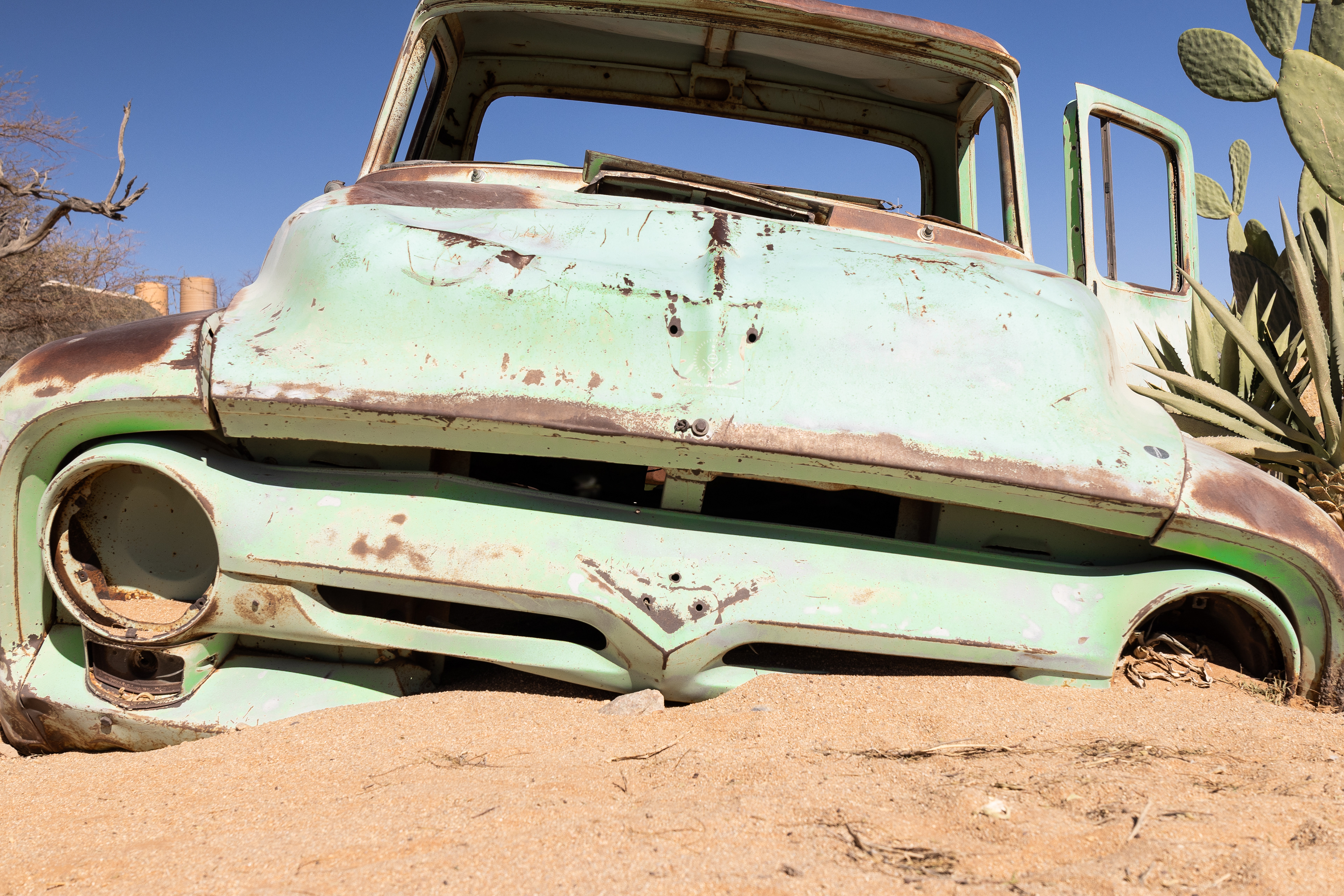 Run Into the Ground - Solitaire, Namibia.
