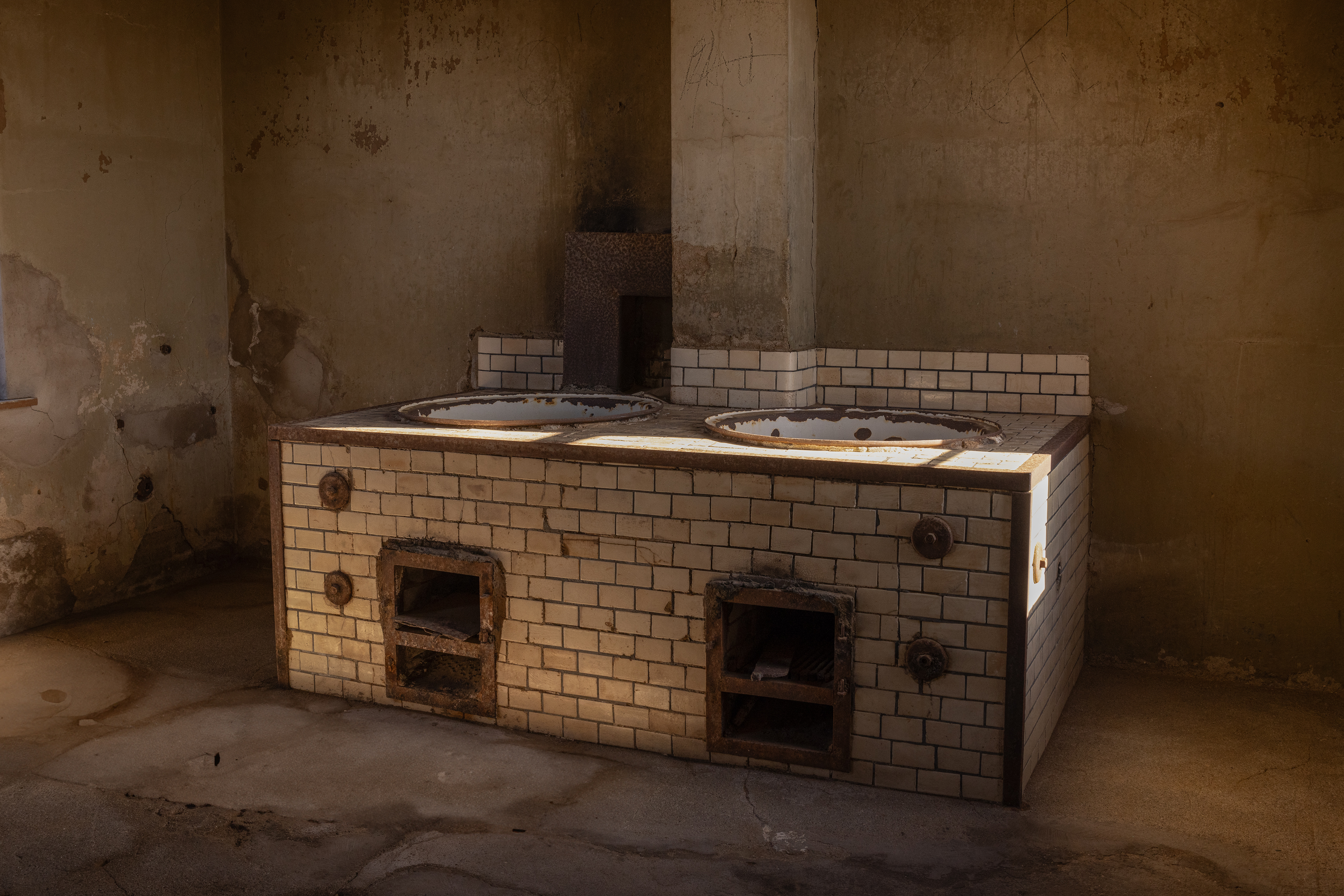 No Hot Water - Kolmanskop, Namibia.