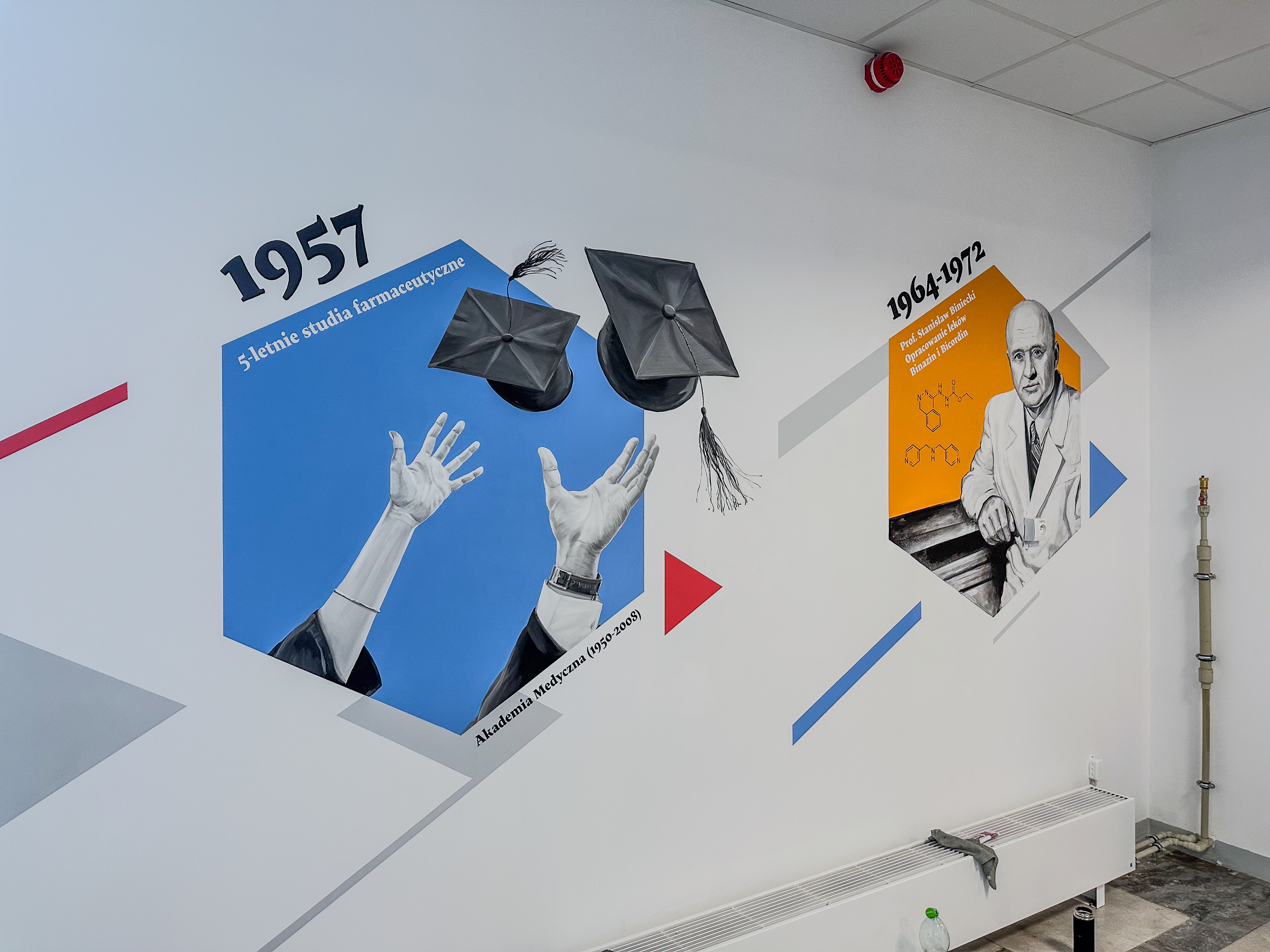 Mural z okazji 100-lecia Wydziału Farmacji Warszawskiego Uniwersytetu Medycznego - II 2026