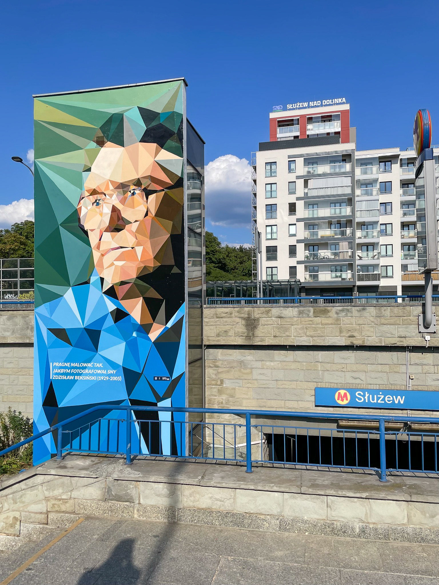 Mural pamięci Zdzisława Beksińskiego - Murale Metra (Służew) - Warszawa 2024