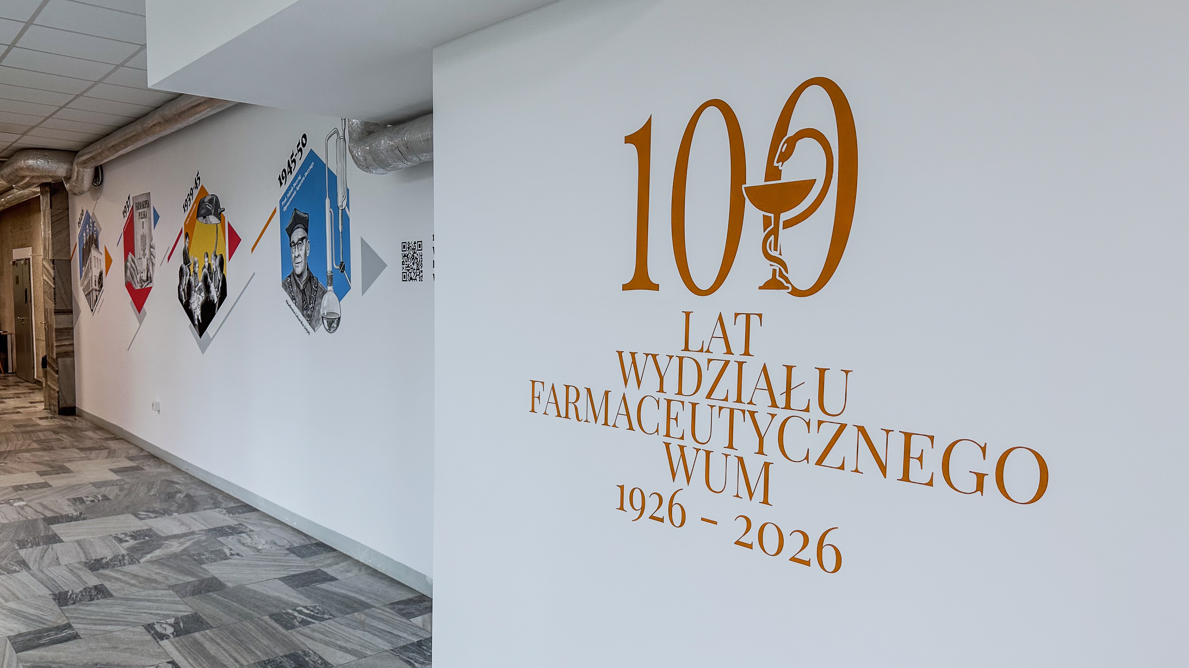 Mural z okazji 100-lecia Wydziału Farmacji Warszawskiego Uniwersytetu Medycznego - II 2026