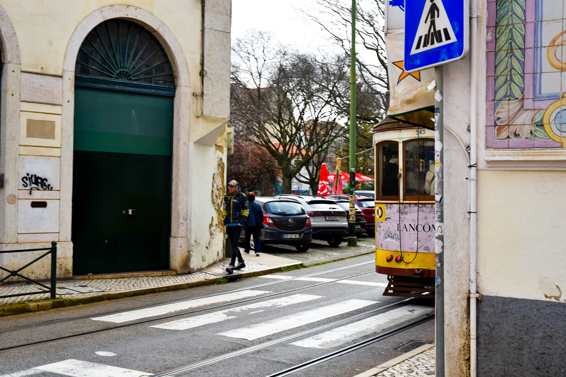 Tram 28?