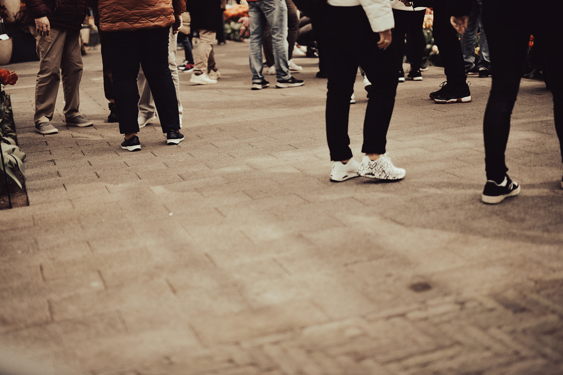 I like to see the shoes, everyone was very sensible in their sneakers