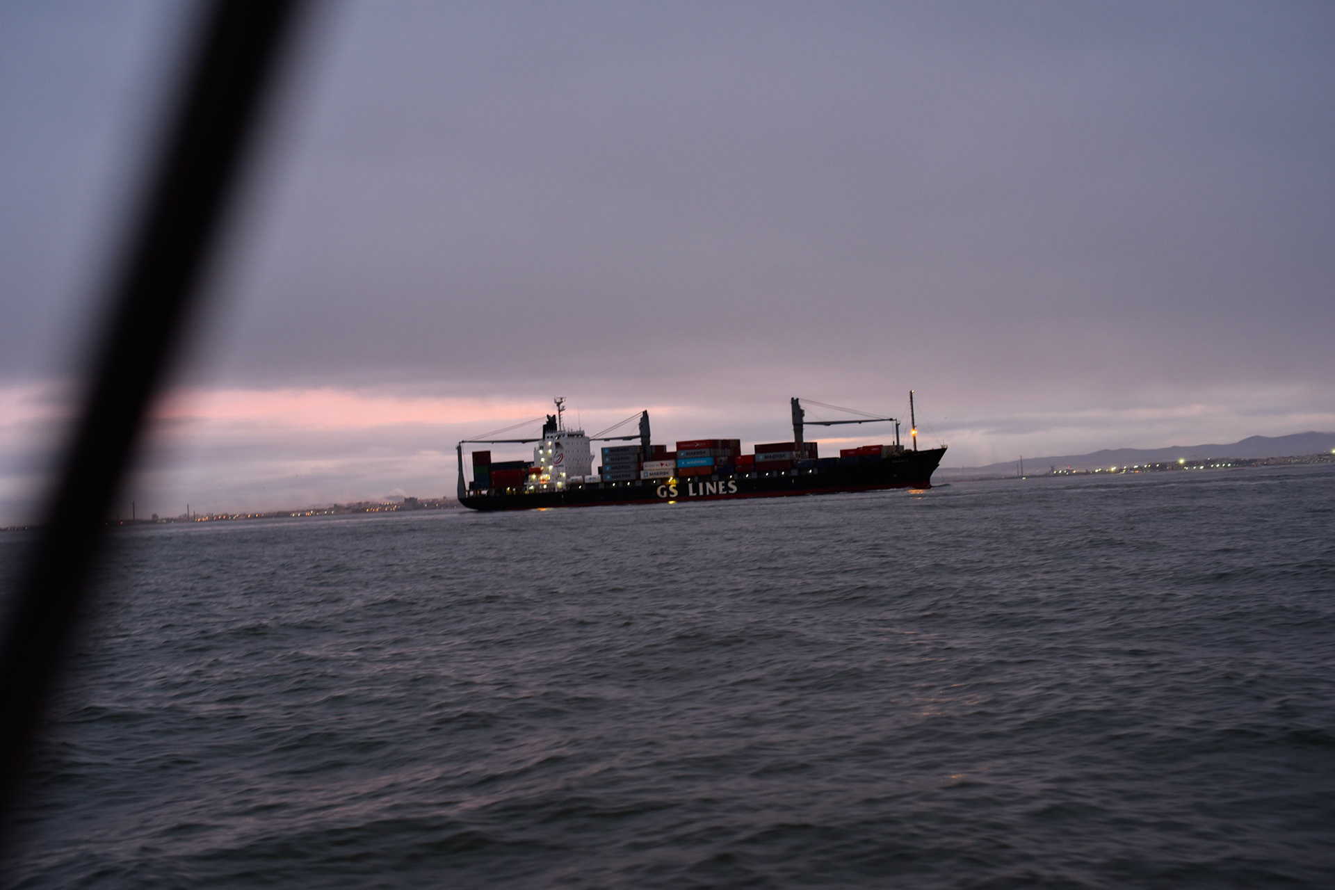 shipping ships