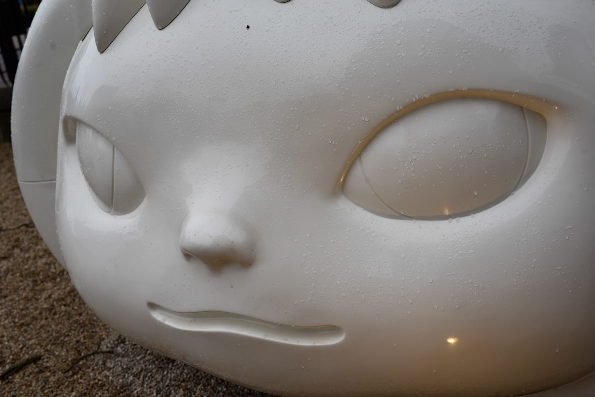 sculpture, this one is as big as a small car