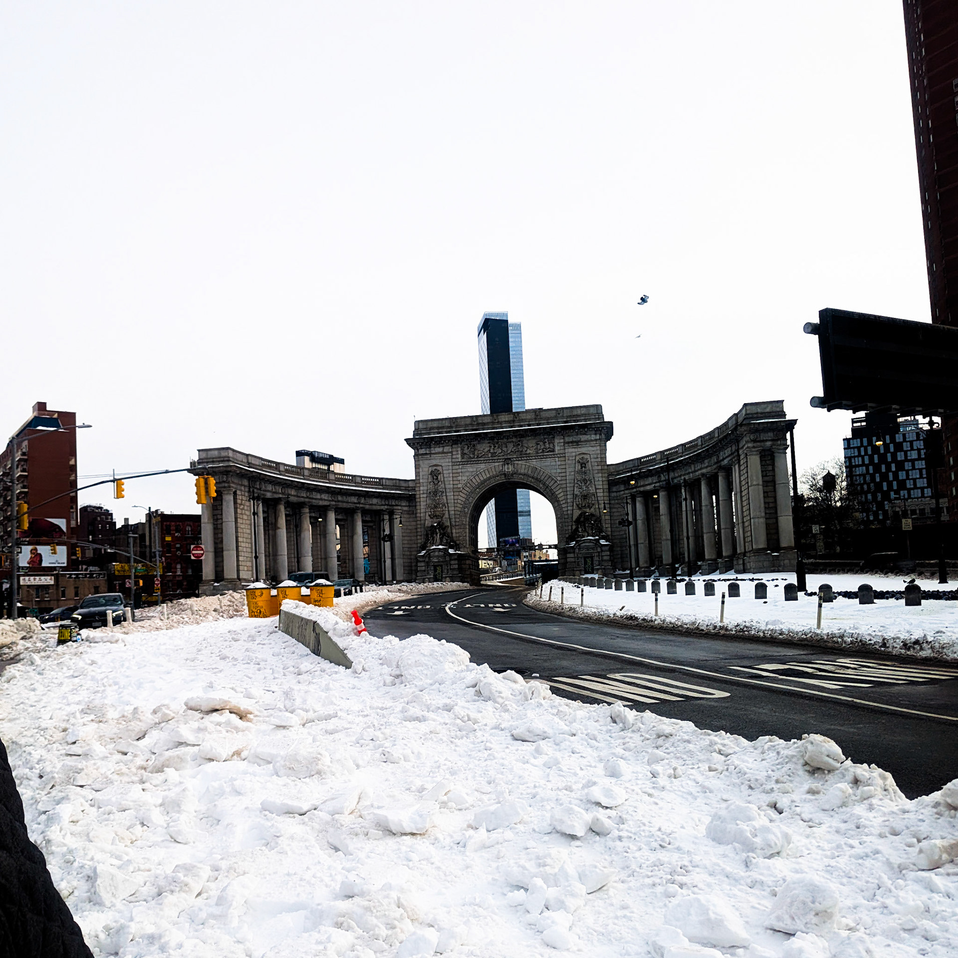 Manhattan Bridge collonade