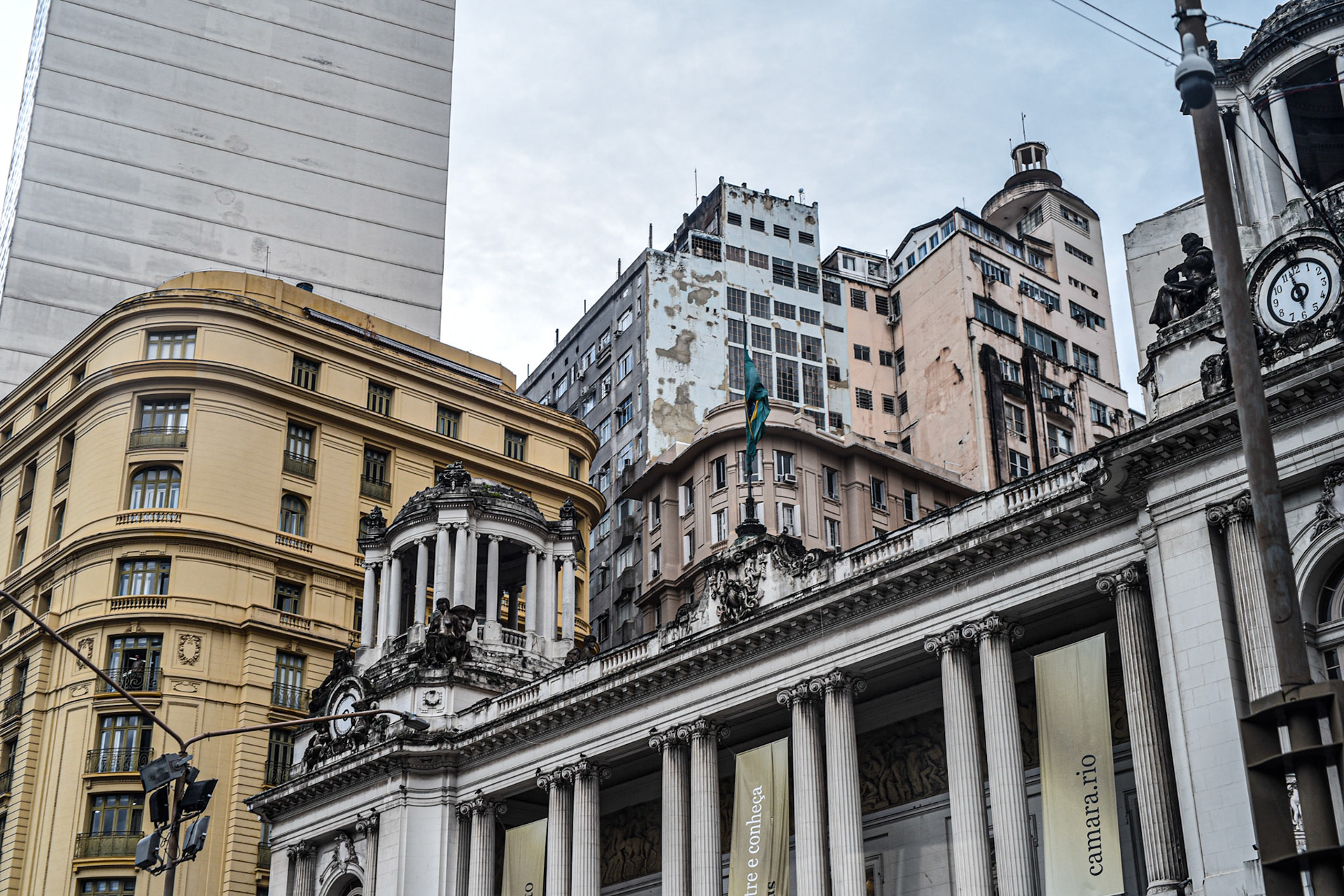 contrasting architecture