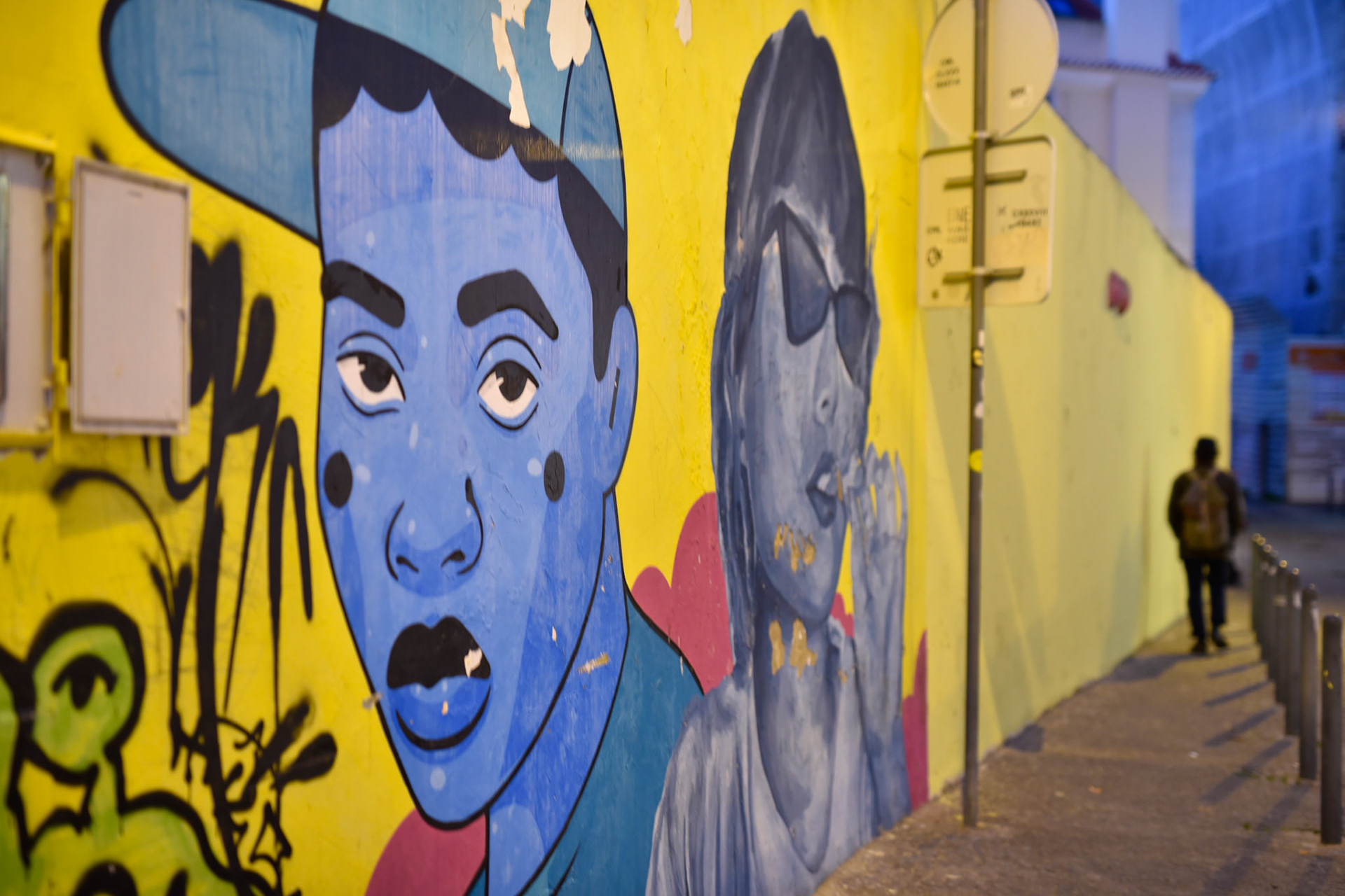 yellow mural