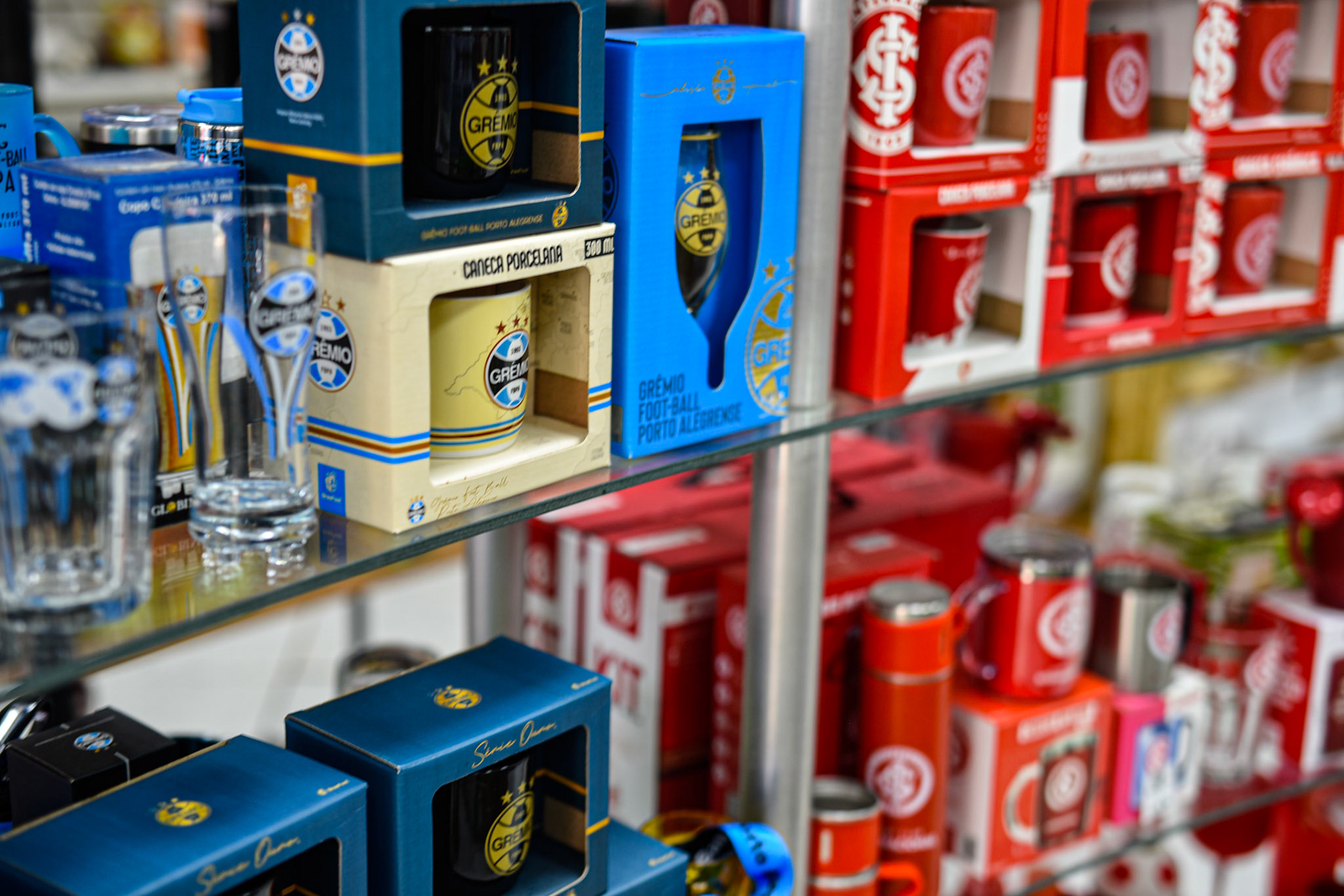 the two rival football teams of RS, Gremio and SC Internacional