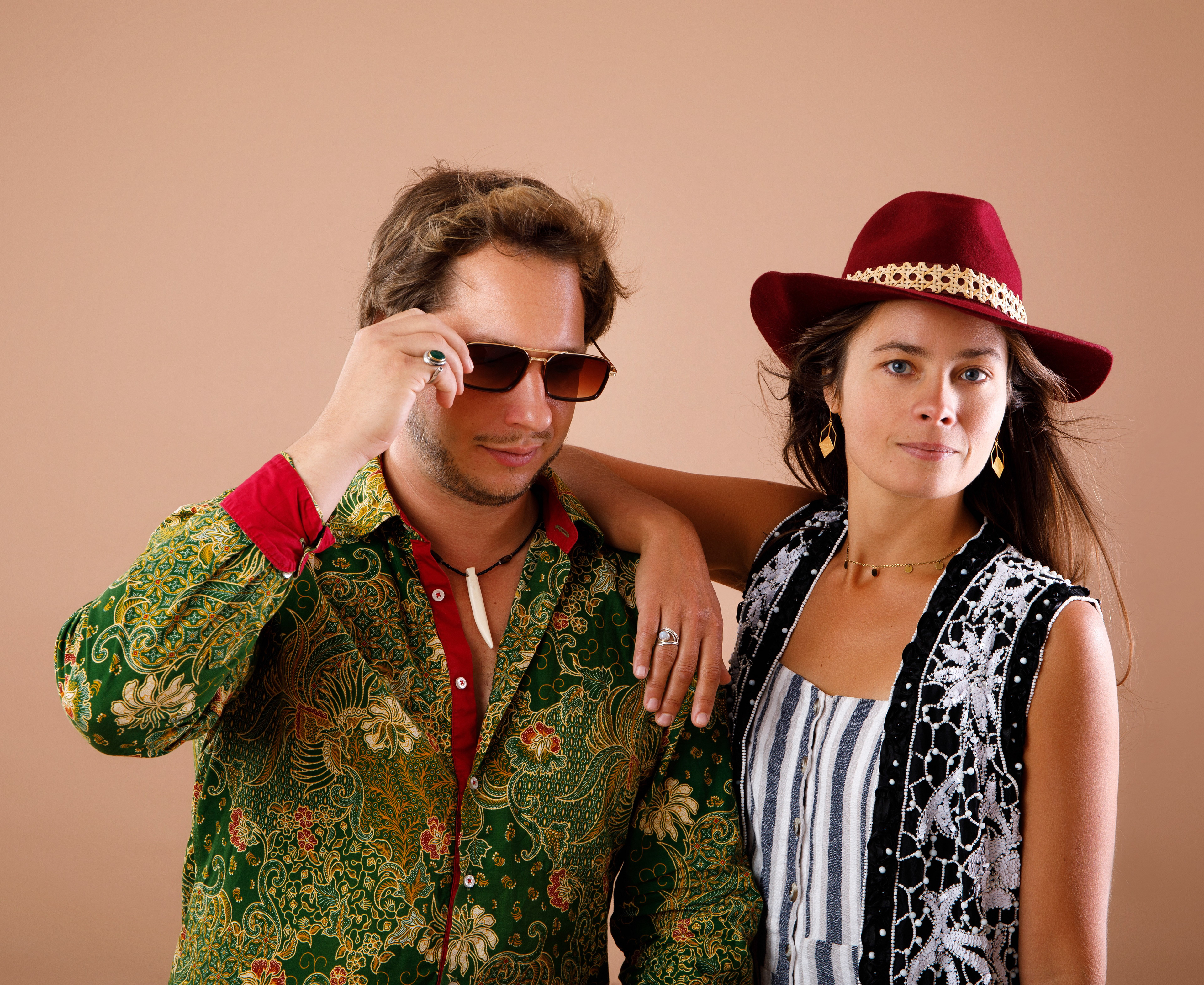 ARTEMIDES are the new Duo-project of Live-Act Seth Schwarz