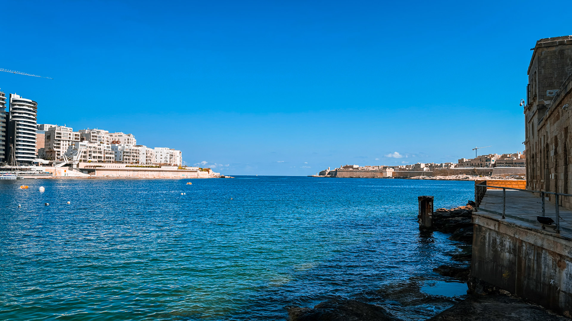 Blue skies. Blue water. Zero rush.