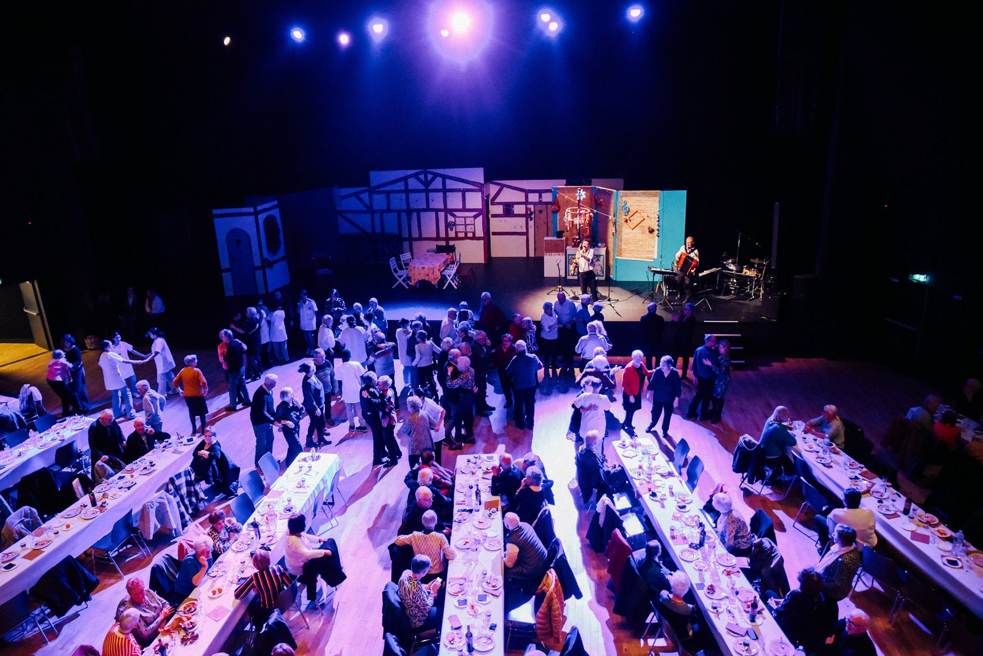 Cabaret séniors à Quai 9