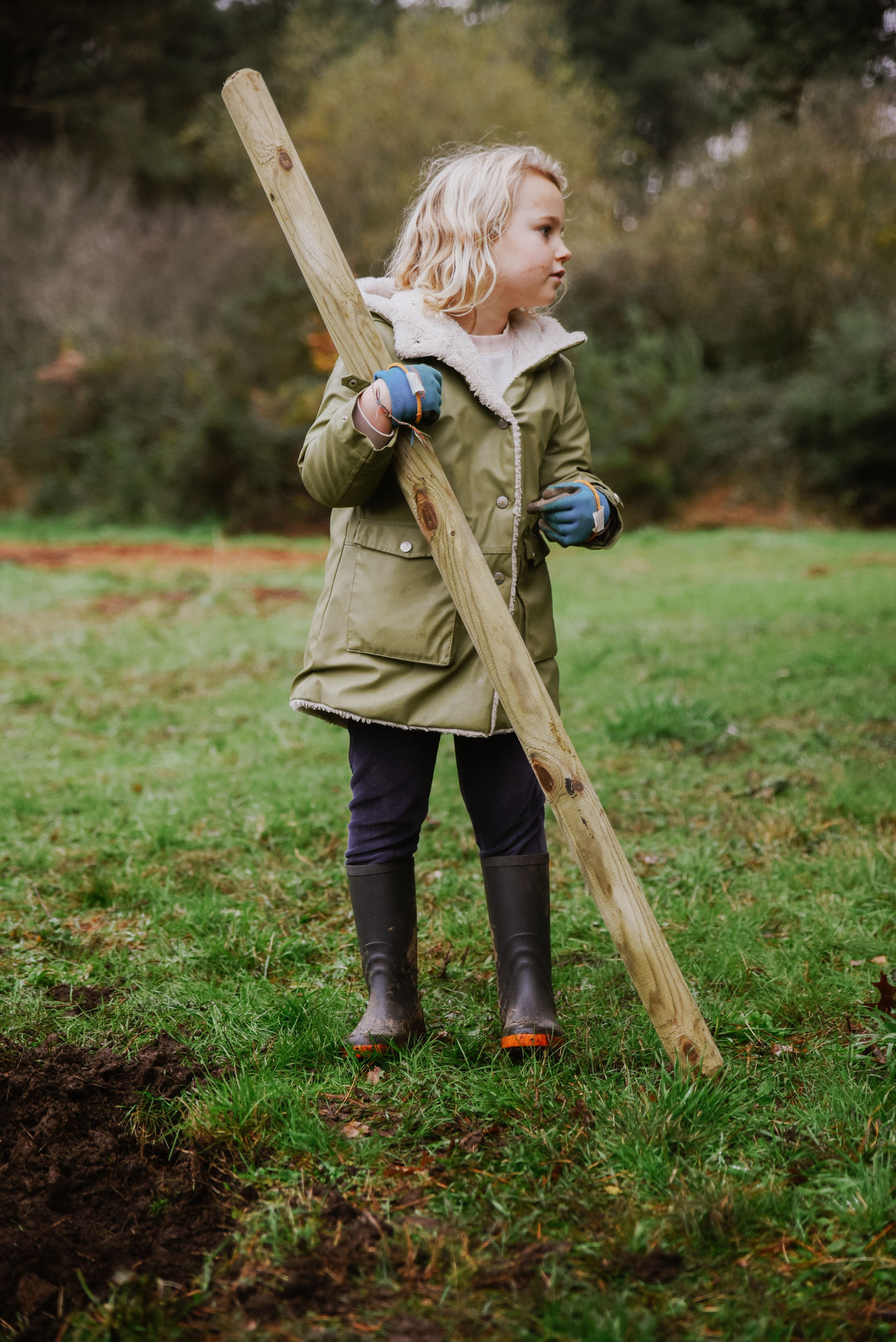 Plantation d'arbres centre de loisirs Saint-Niau