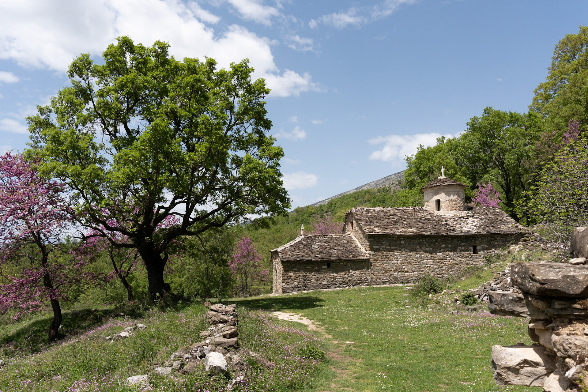 Abandoned monastery of Nivan