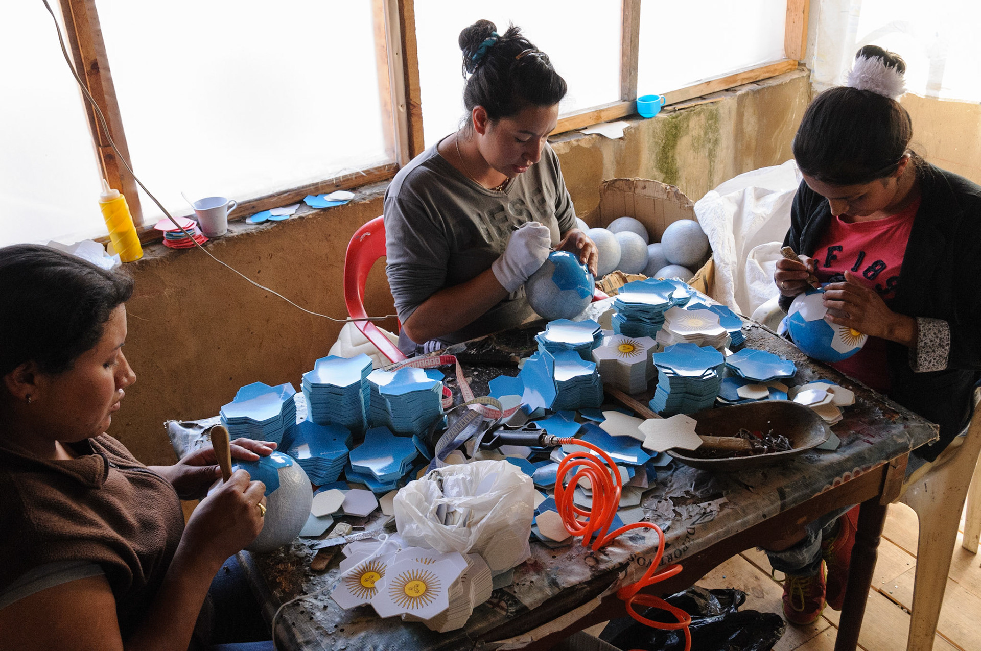 Small football factory, Mongui