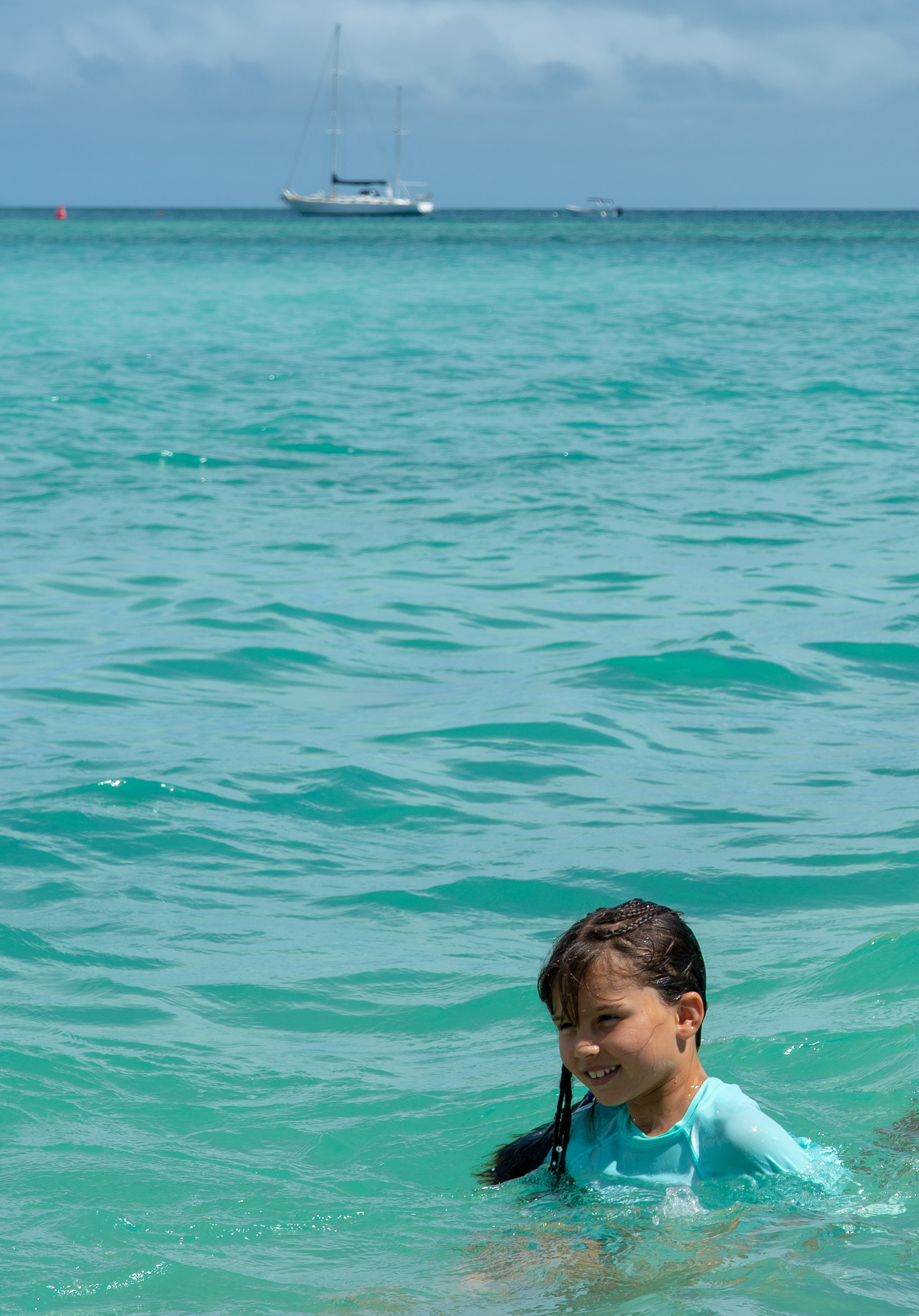 Manolo Island bathing