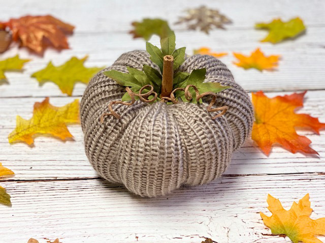 knitted pumpkin $20