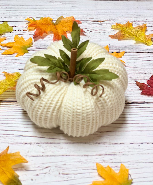 knitted pumpkin $20