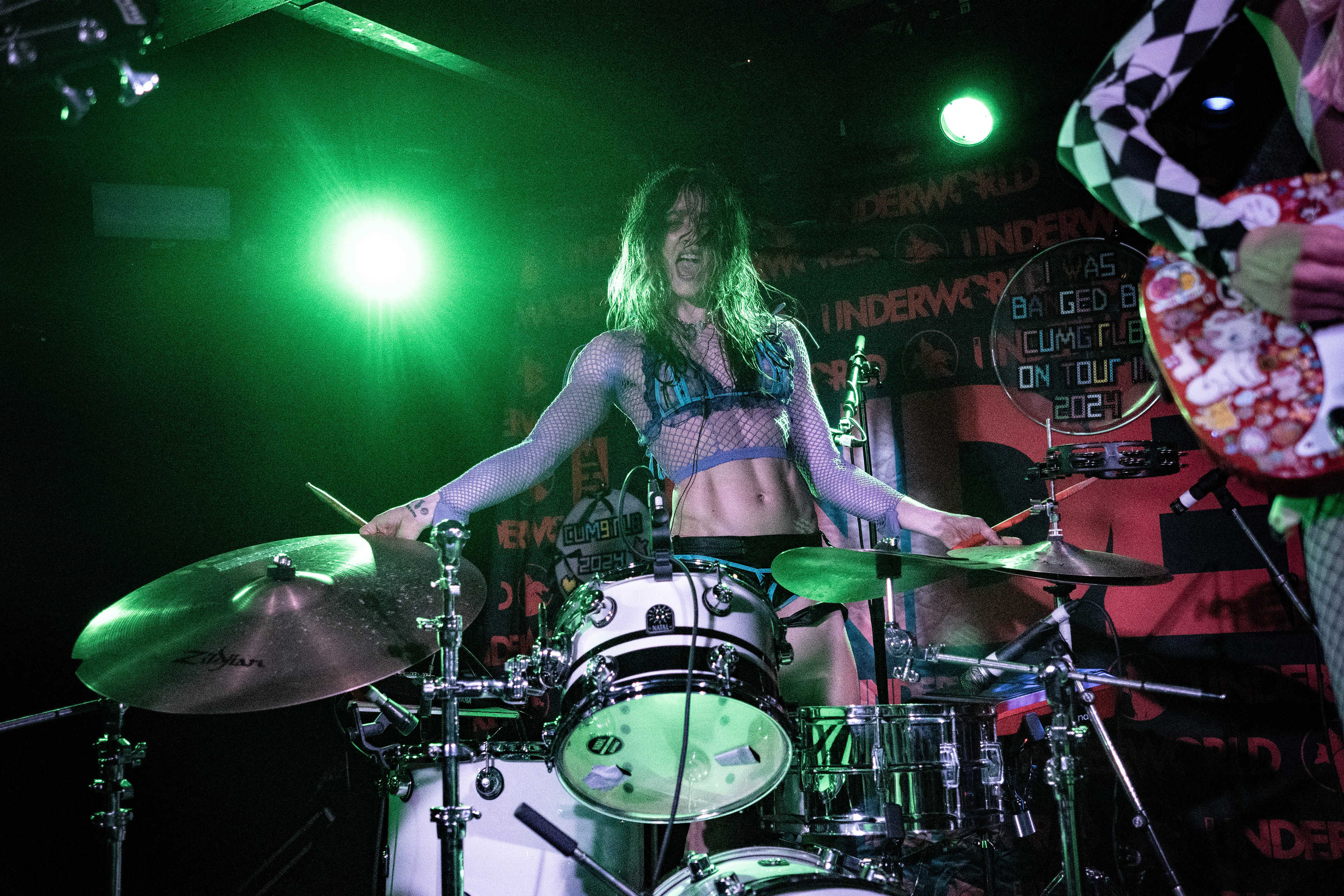 CUMGIRL8 - UNDERWORLD