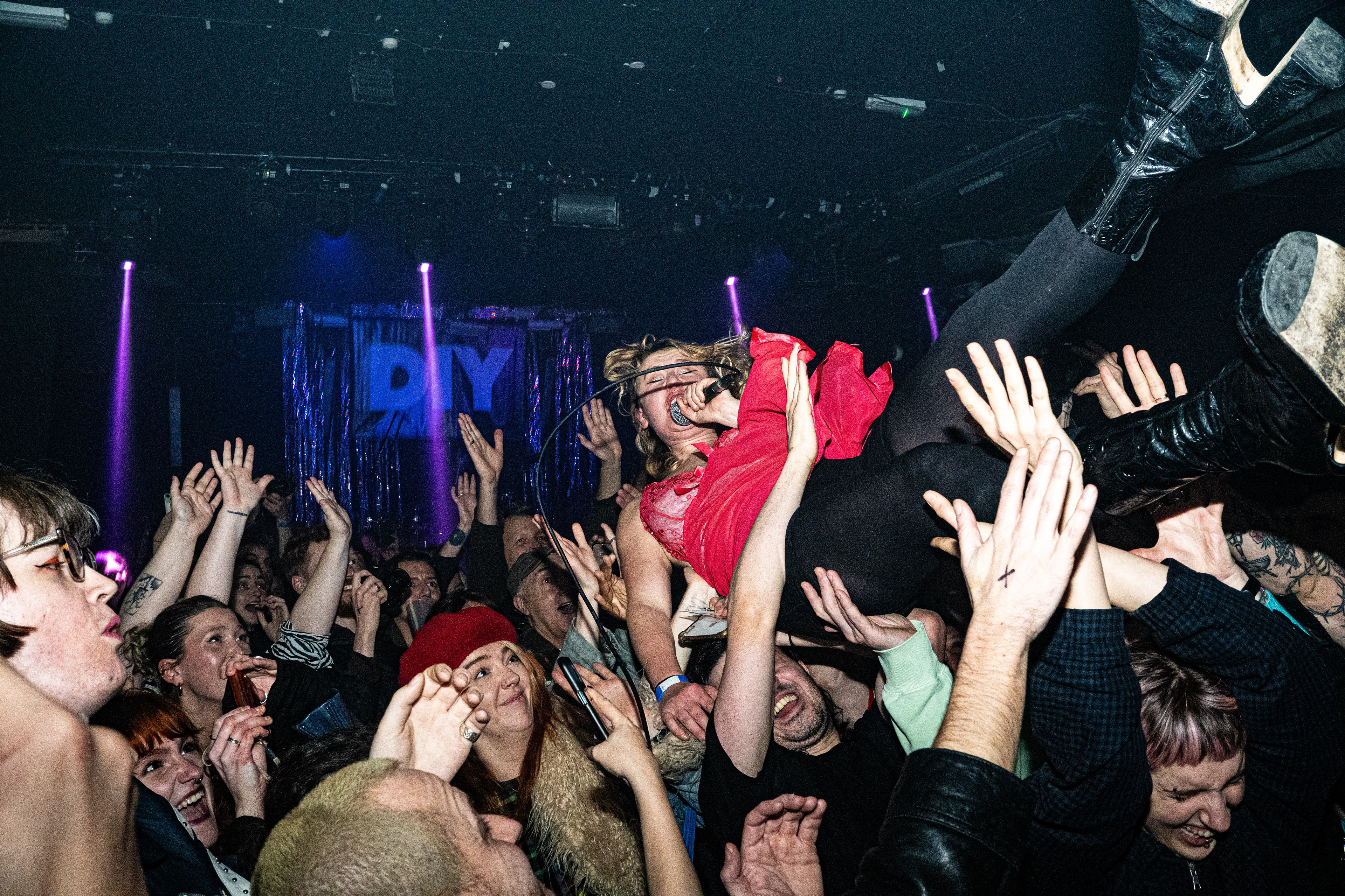 LAMBRINI GIRLS - COLOURS HOXTON