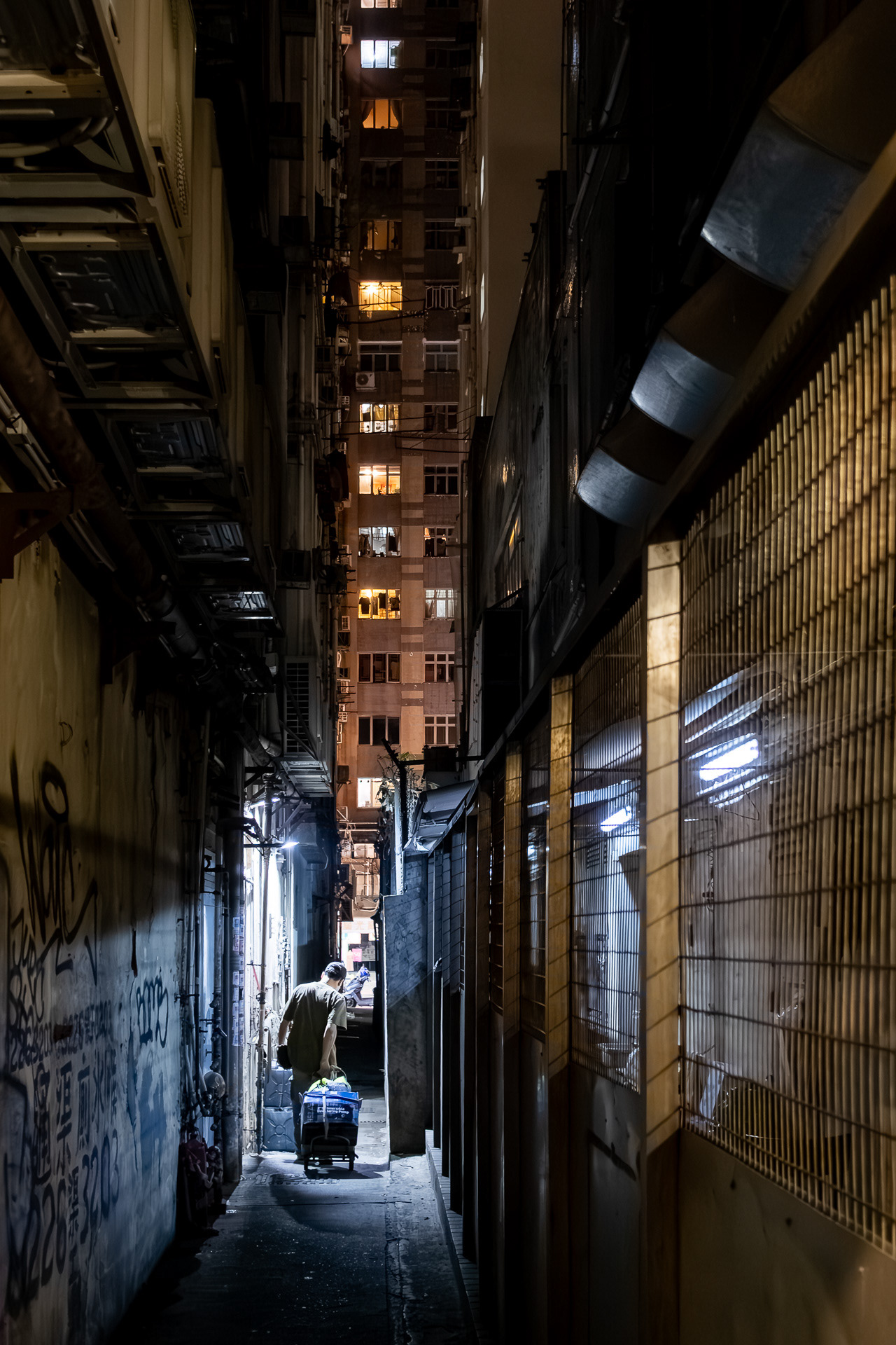 Hong Kong Night Alley 25