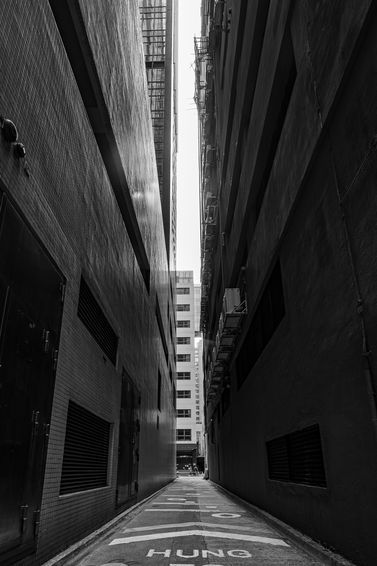 Vertical Alleyway Photos in Kwun Tong, HK