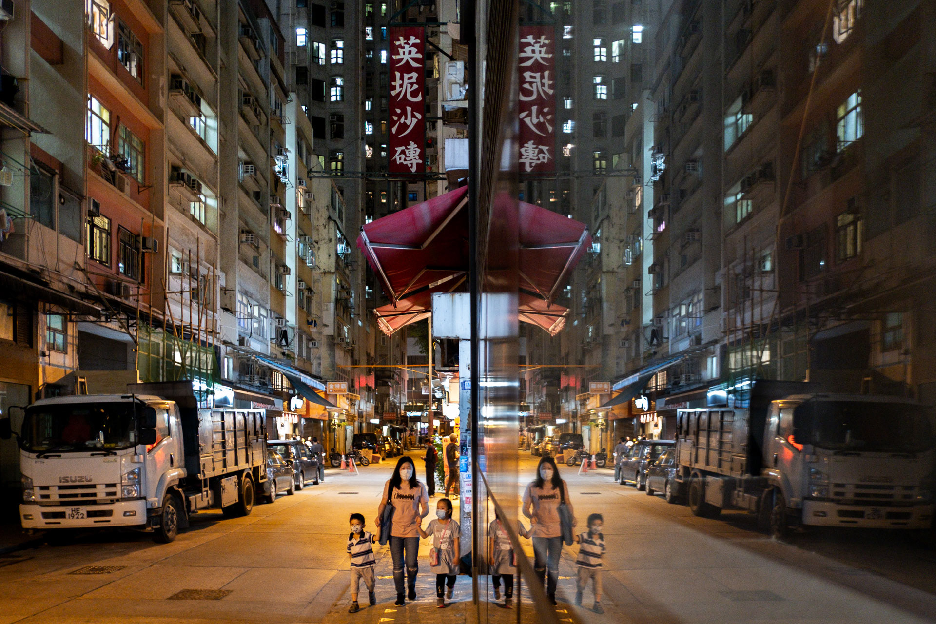 Hong Kong Mirrored Cityscape 44