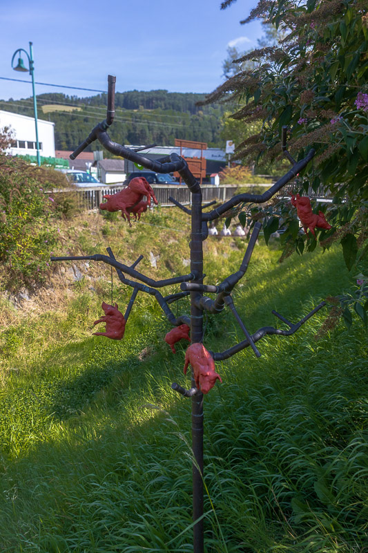 2025 Seven years after its installation, 'Saubaum' remains a permanent part of the Oberfeistritz landscape, its copper structure acquiring a natural patina, evidencing the enduring presence of local history and the artwork itself.