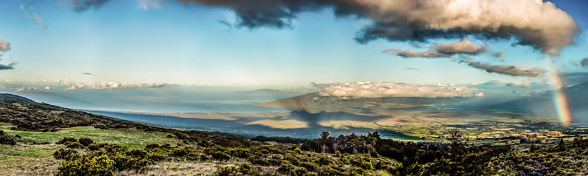 Panorama - Early Morning View from Halaekala onto Kihea and Kahlue areas