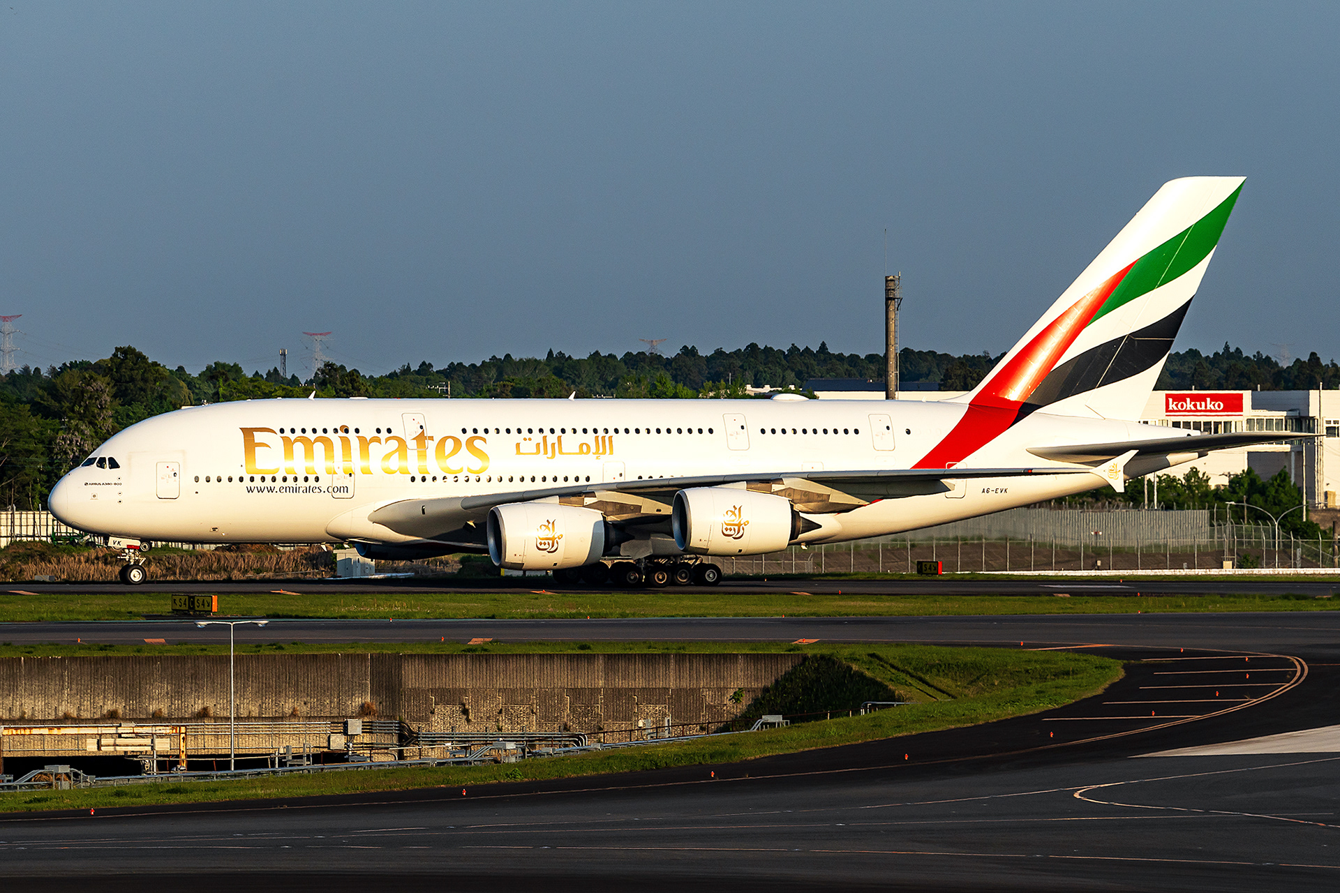 Emirates I A380-800 I A6-EVK