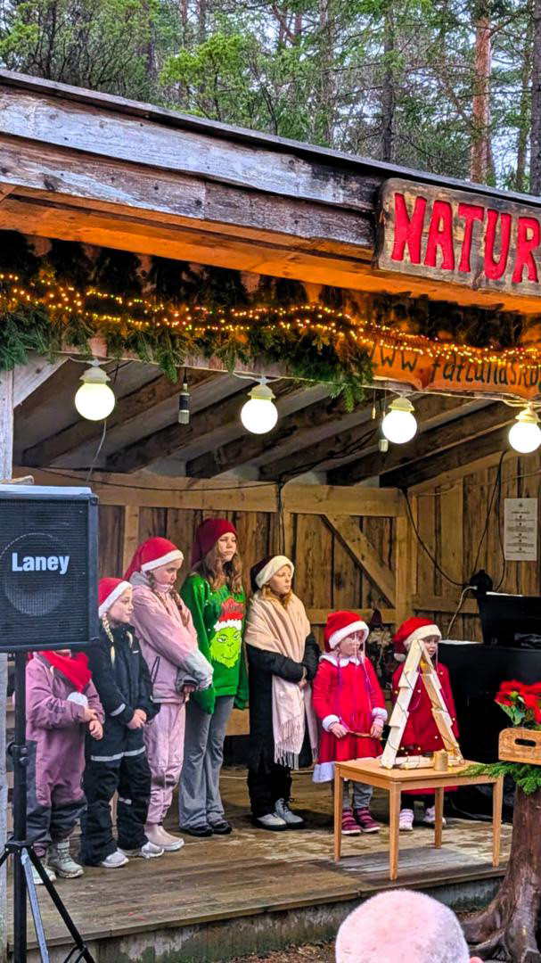 Huldrene er flotte å både sjå og høyra på. Foto Fabian Ruud.