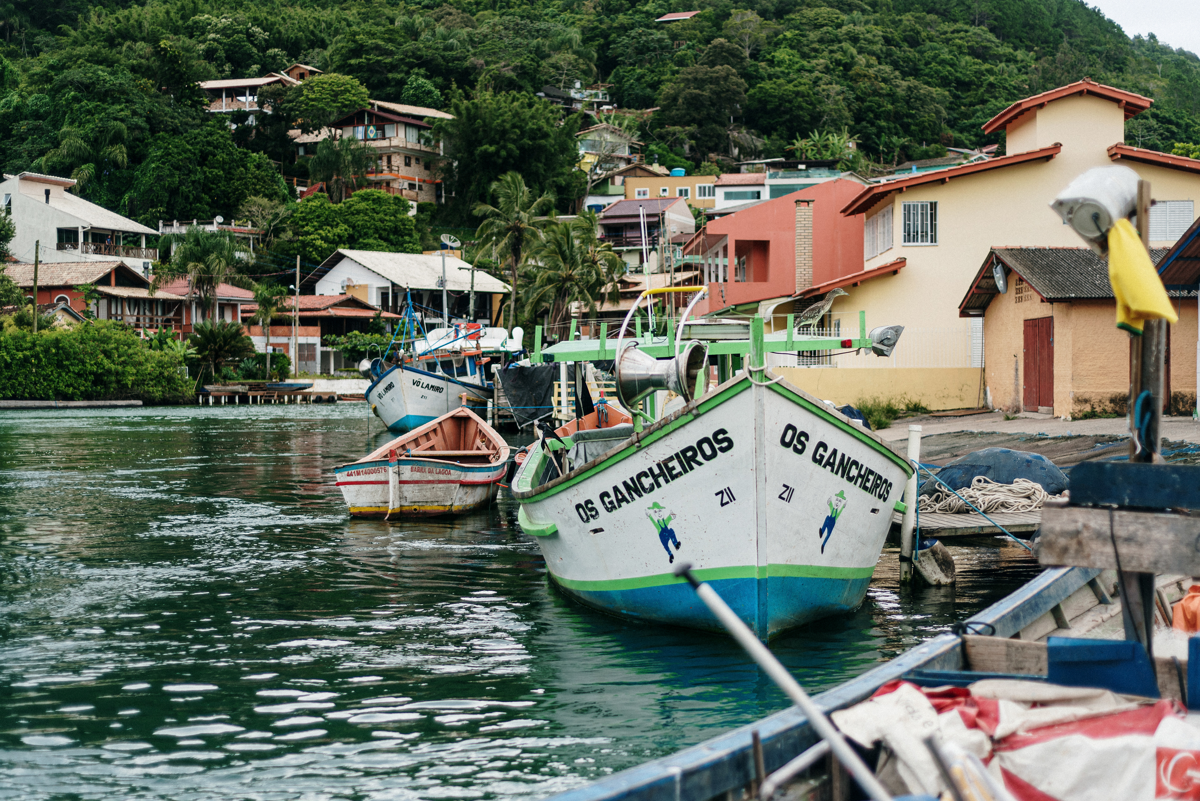 Barcas en Barra da Lagoa