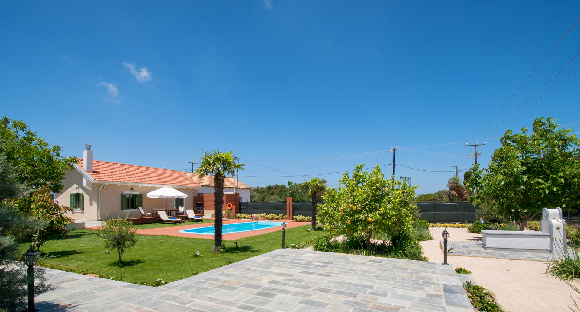 Rhodean Gea entrance view