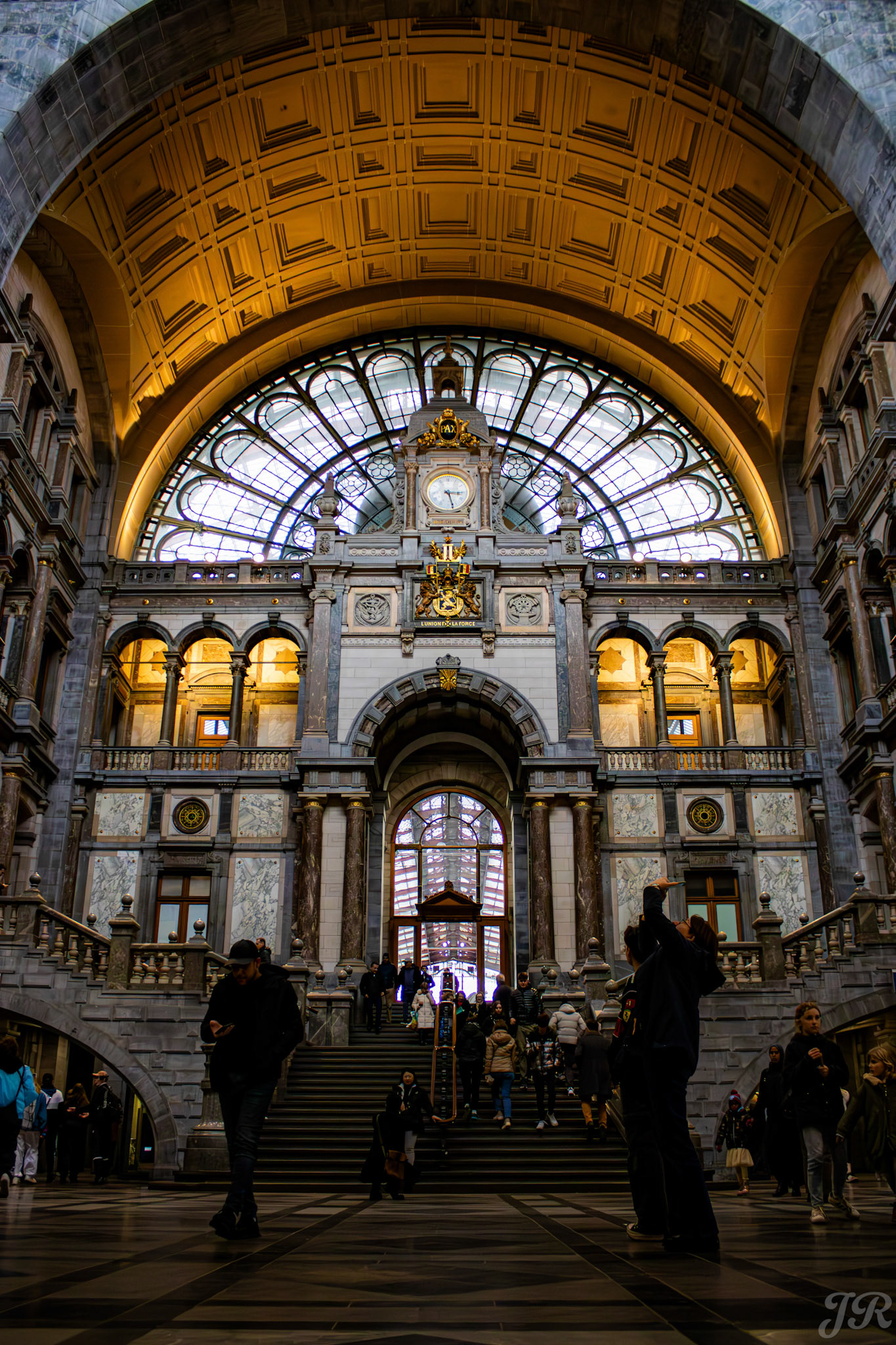 Antwerp, Station