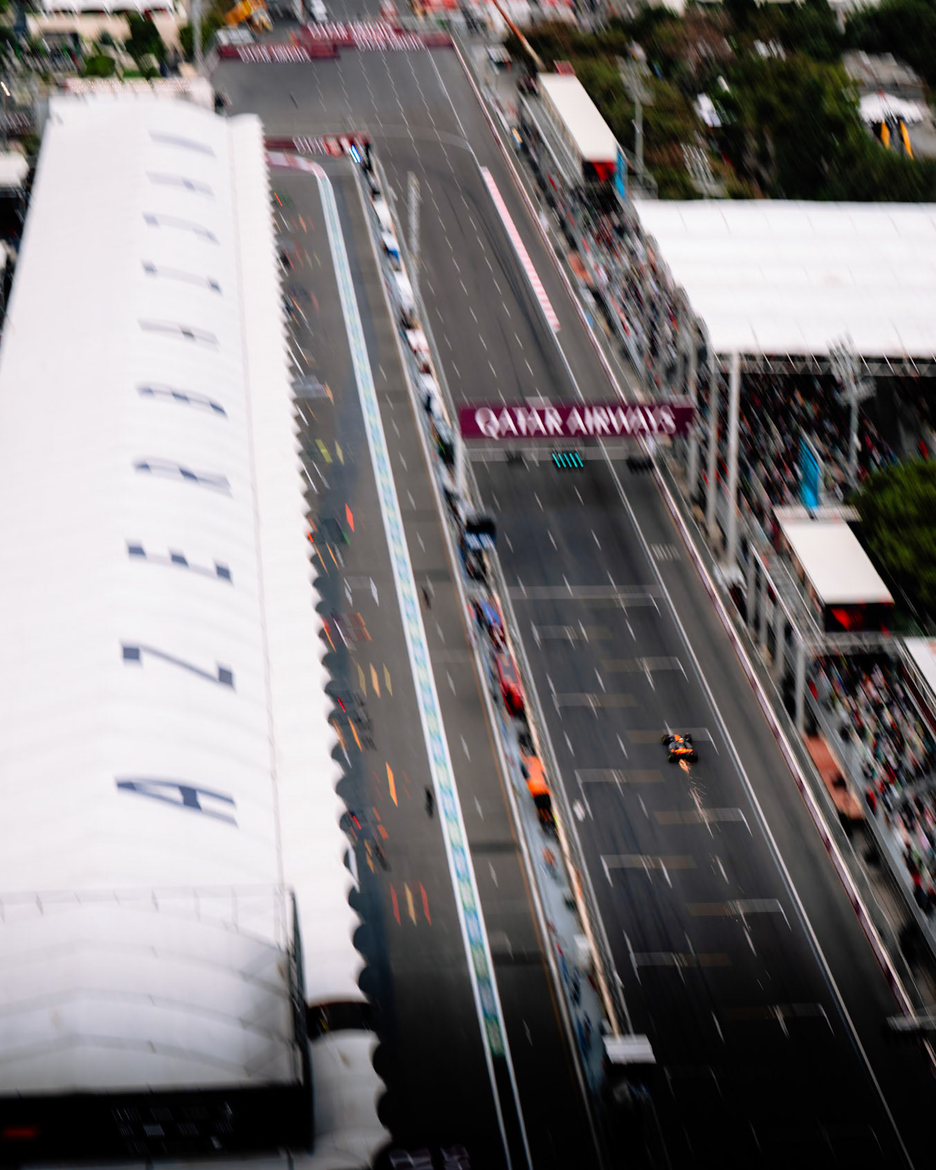 04 NORRIS Lando (gbr), McLaren F1 Team MCL39, action during the 2025 Formula 1 Qatar Airways Azerbaijan Grand Prix, 17th round of the 2025 FIA Formula One World Championship from September 19 to 21, 2025 on the Baku City Circuit, in Baku, Azerbaijan - Photo Alberto Vimercati / DPPI