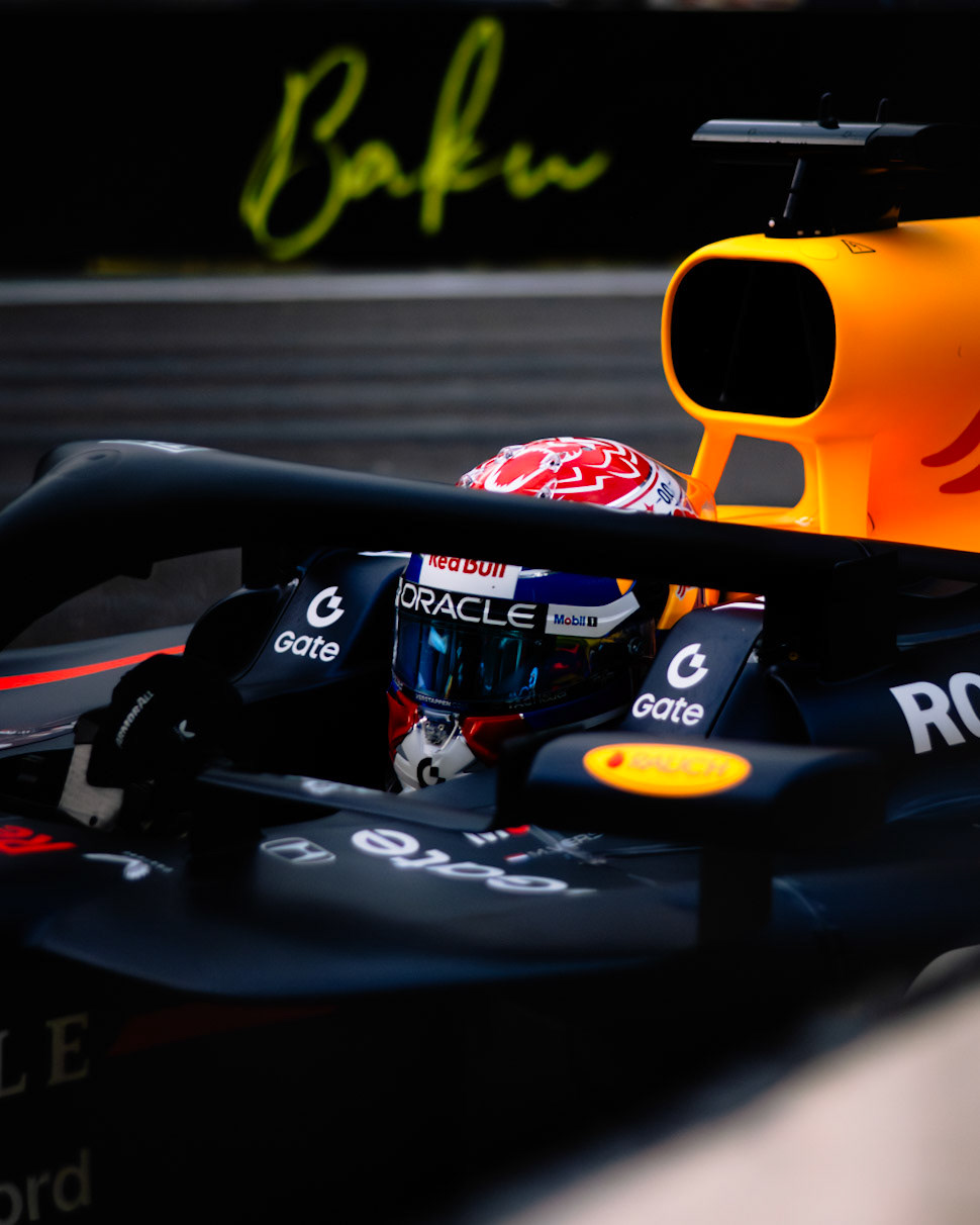 01 VERSTAPPEN Max (nld), Red Bull Racing RB21, action during the 2025 Formula 1 Qatar Airways Azerbaijan Grand Prix, 17th round of the 2025 FIA Formula One World Championship from September 19 to 21, 2025 on the Baku City Circuit, in Baku, Azerbaijan - Photo Alberto Vimercati / DPPI